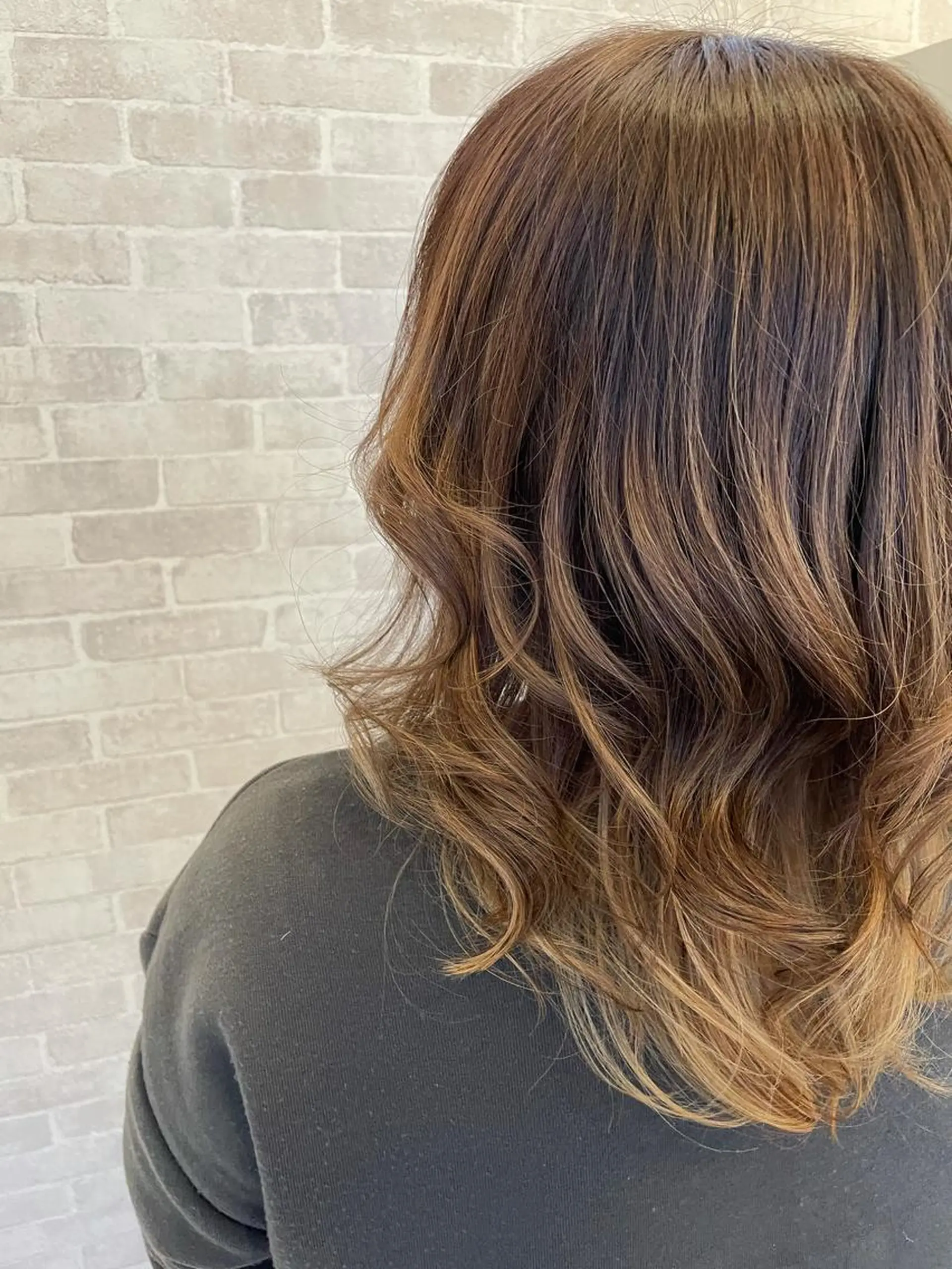 ミディアム カラー Well's TAIGAのヘアスタイル