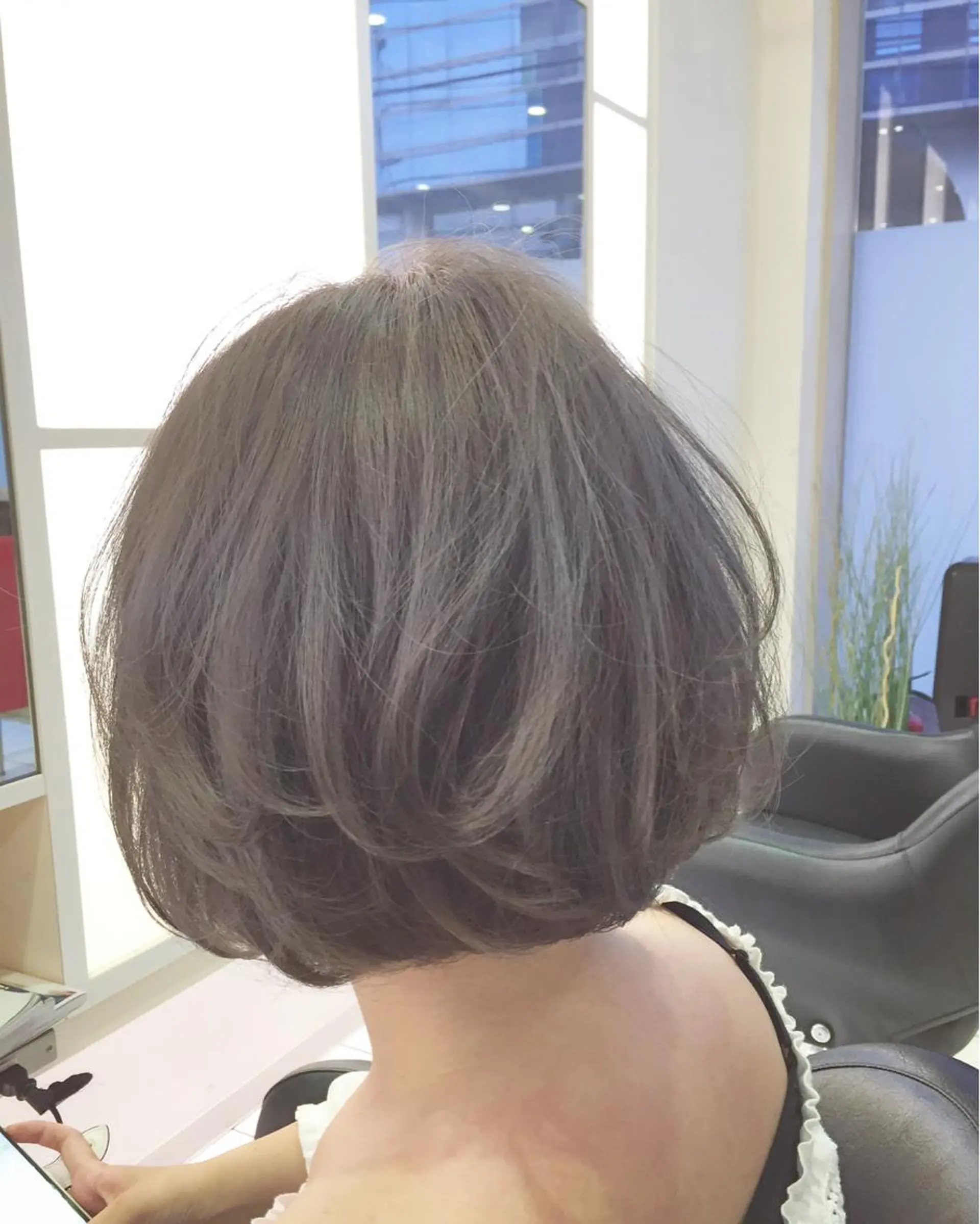 ショート ミディアム カラー グレージュ 青木 茂樹⭐️ 透明感カラーのヘアスタイル