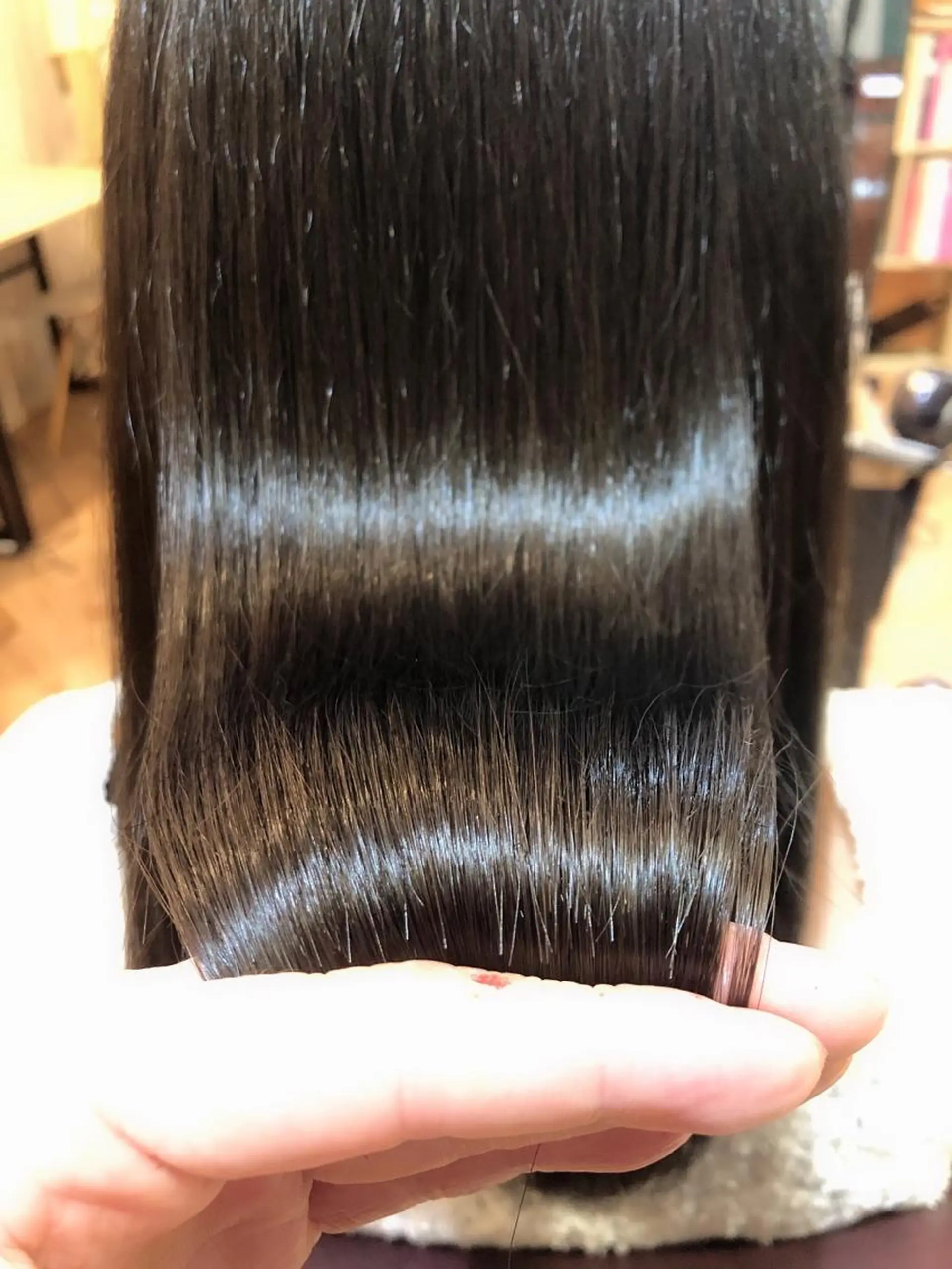 セミロング カラー ヘアカラー 韓国🇰🇷レイヤー 映える顔周り🩷のヘアスタイル