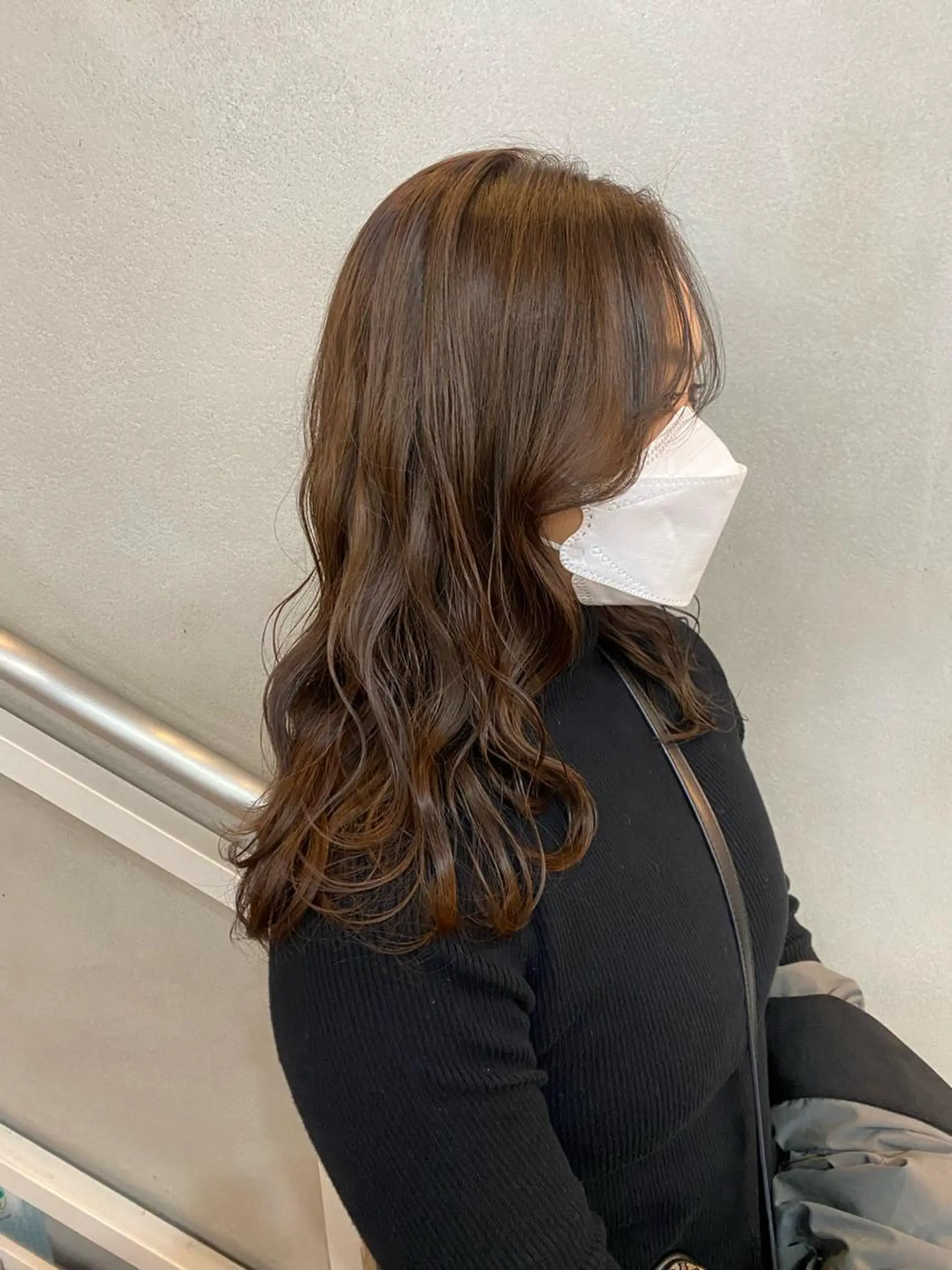 セミロング 艶カラー　宮﨑 蒼のヘアスタイル