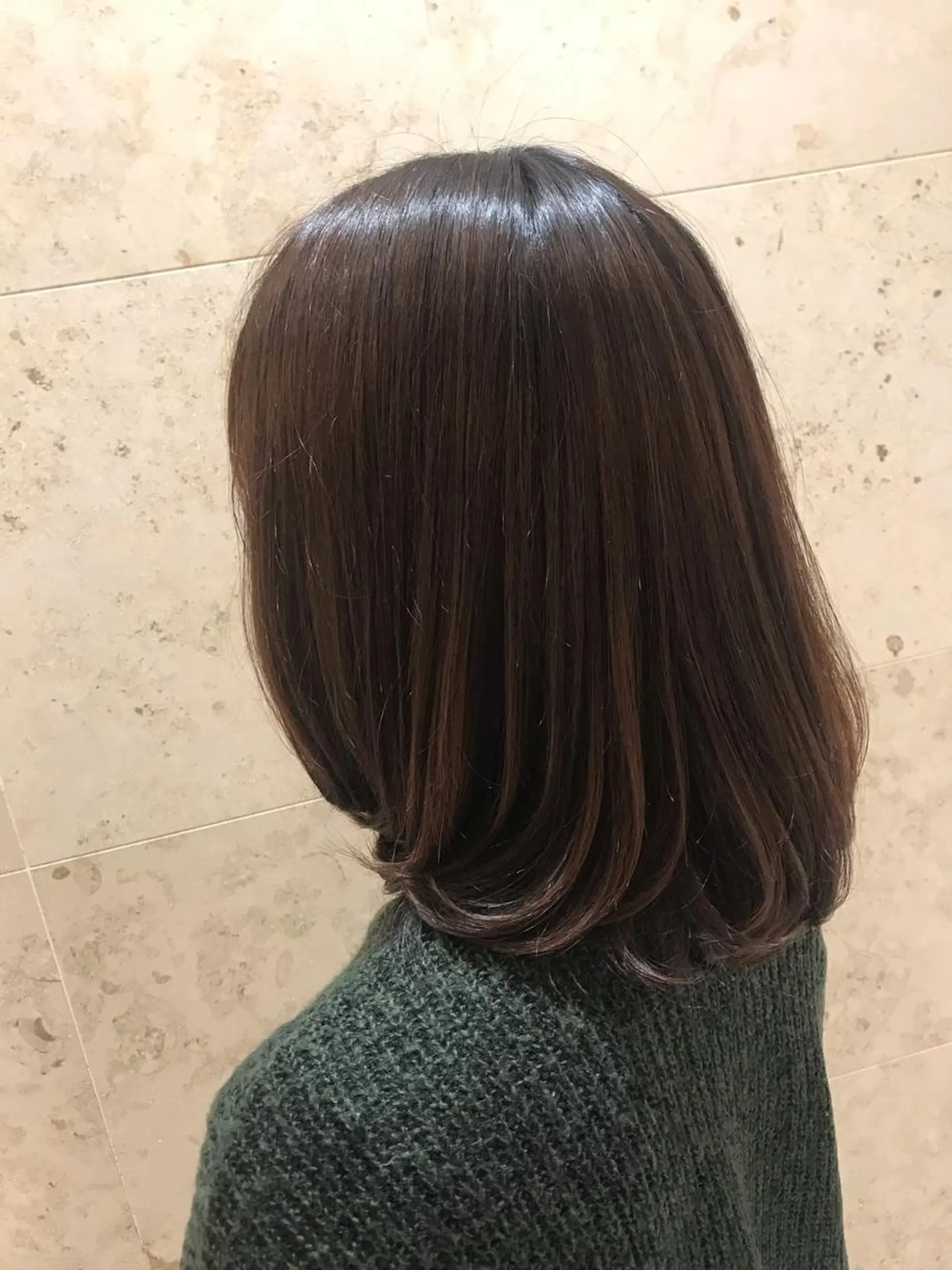 ミディアム 顔周りカット レイヤーカット カット ヘアカラー 渡辺 由佳のヘアスタイル