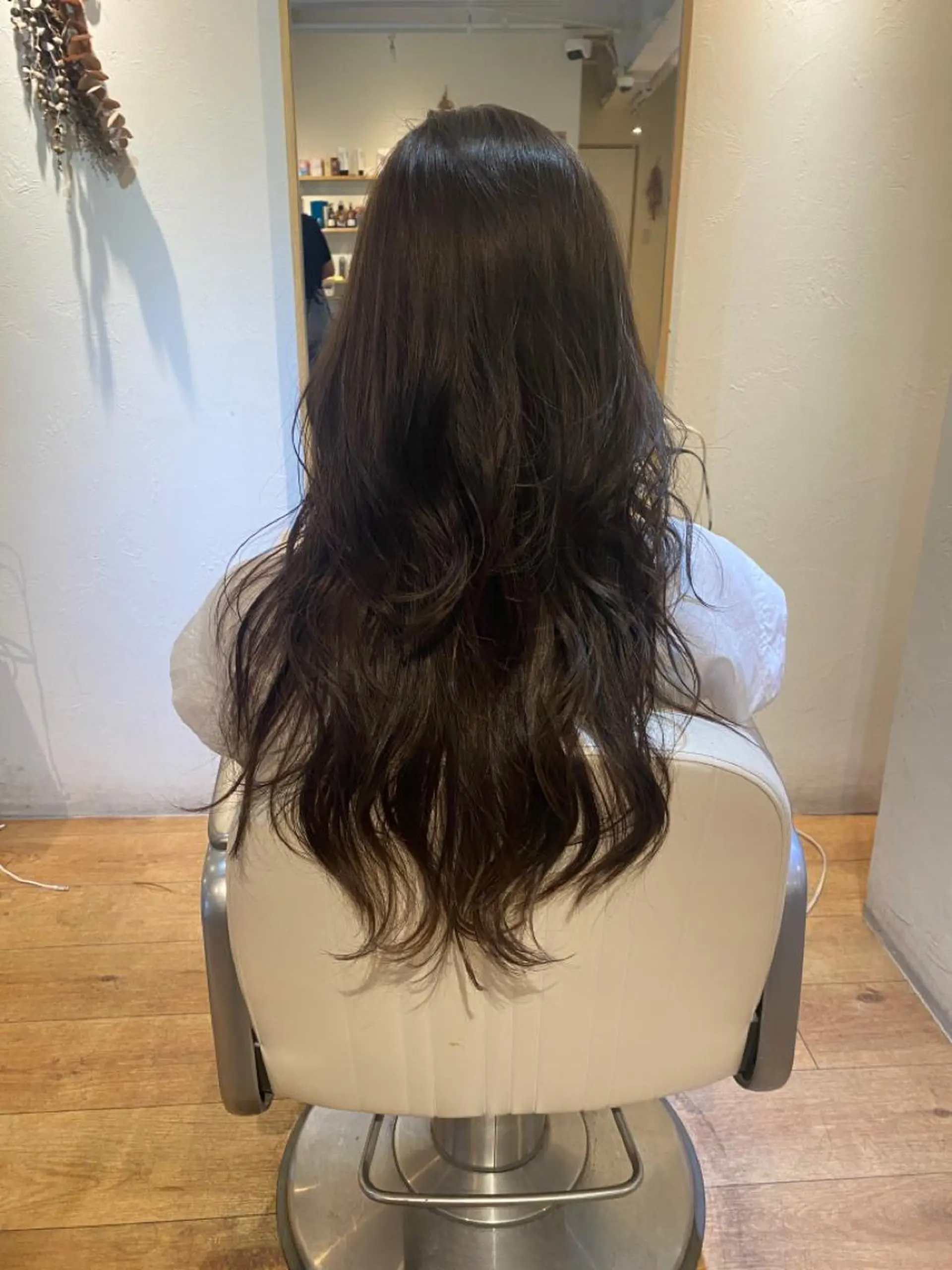 ロング カラー ロングレイヤー ハイライトカラー ハイライト レイヤーカット ロング カット パーマ newi京橋 【sachi】のヘアスタイル