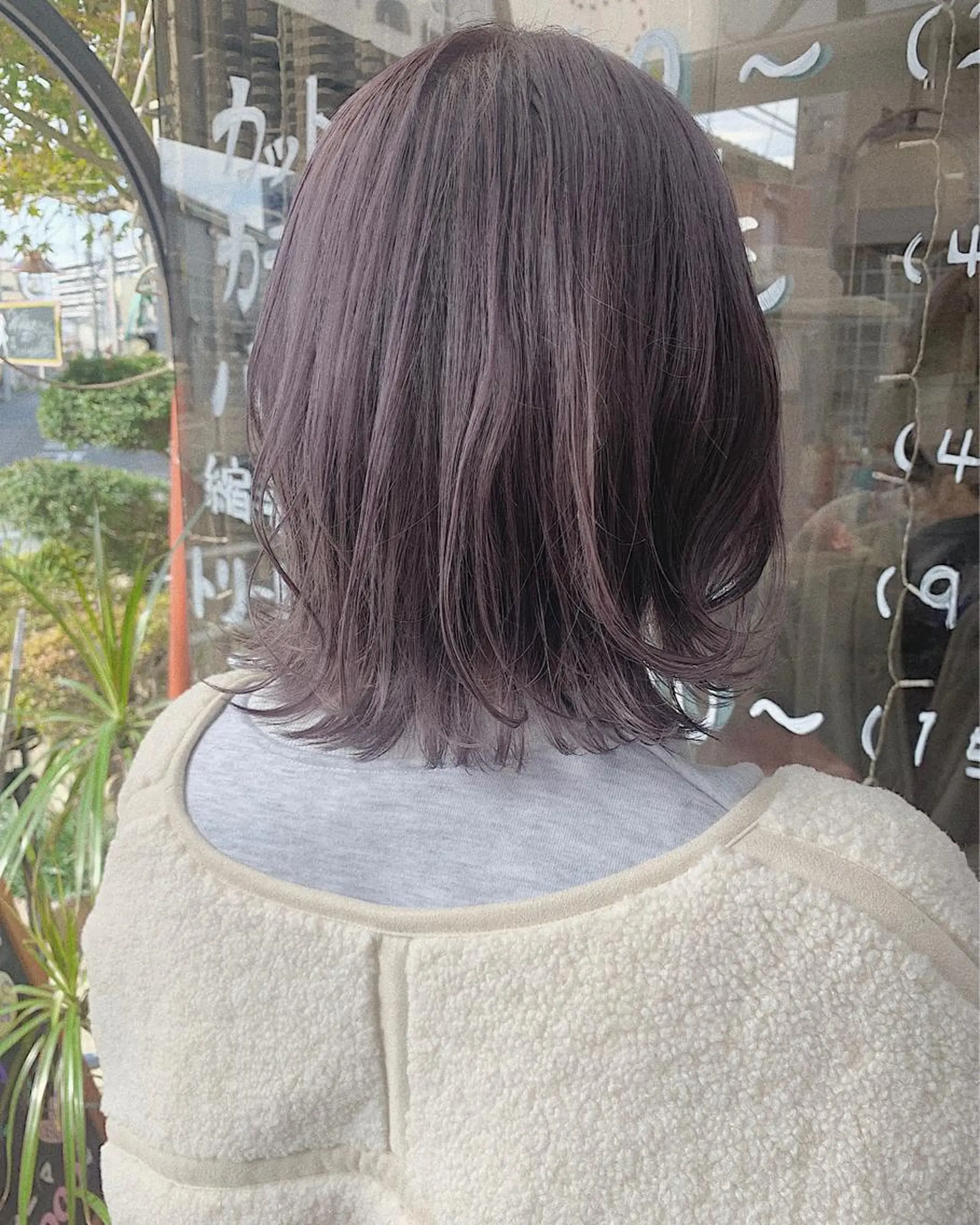ミディアム アッシュ 岸田 梓武生のヘアスタイル
