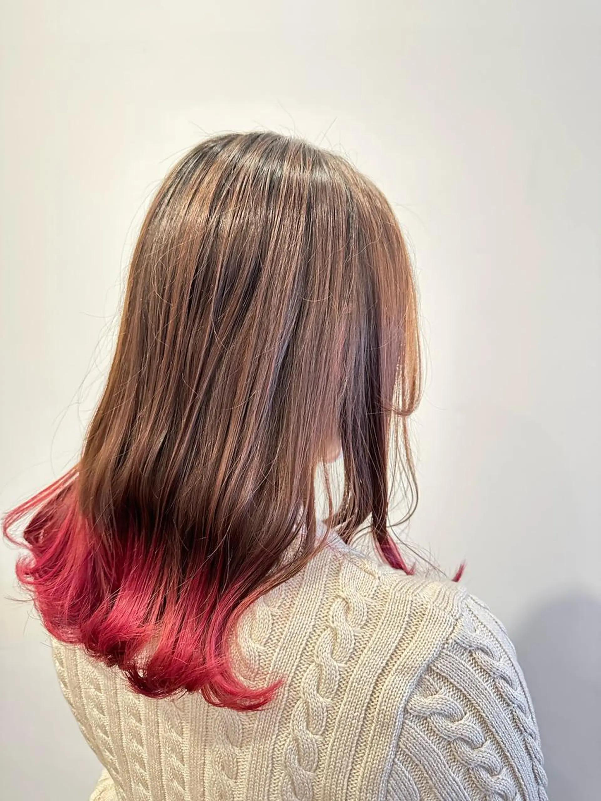 ミディアム カラー ピンクカラー レッドカラー 多田 彩香のヘアスタイル