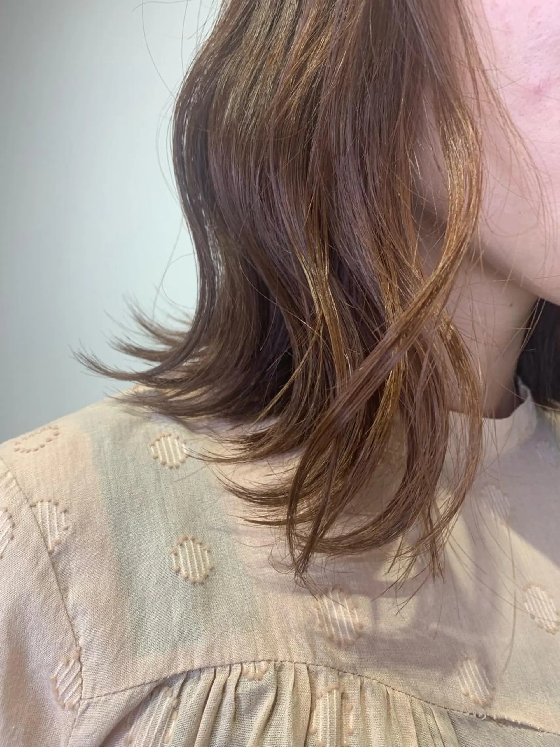 カラー イズミ ナナコのヘアスタイル