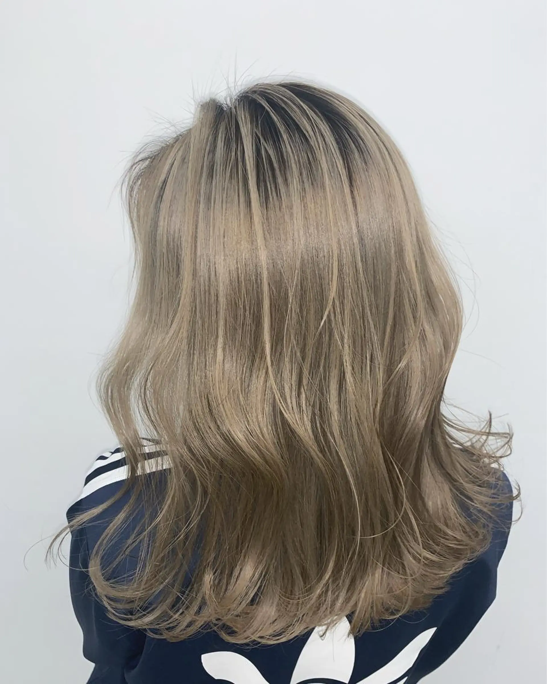 カラー ベージュカラー ダブルカラー ヘアカラー 中川 来紀のヘアスタイル