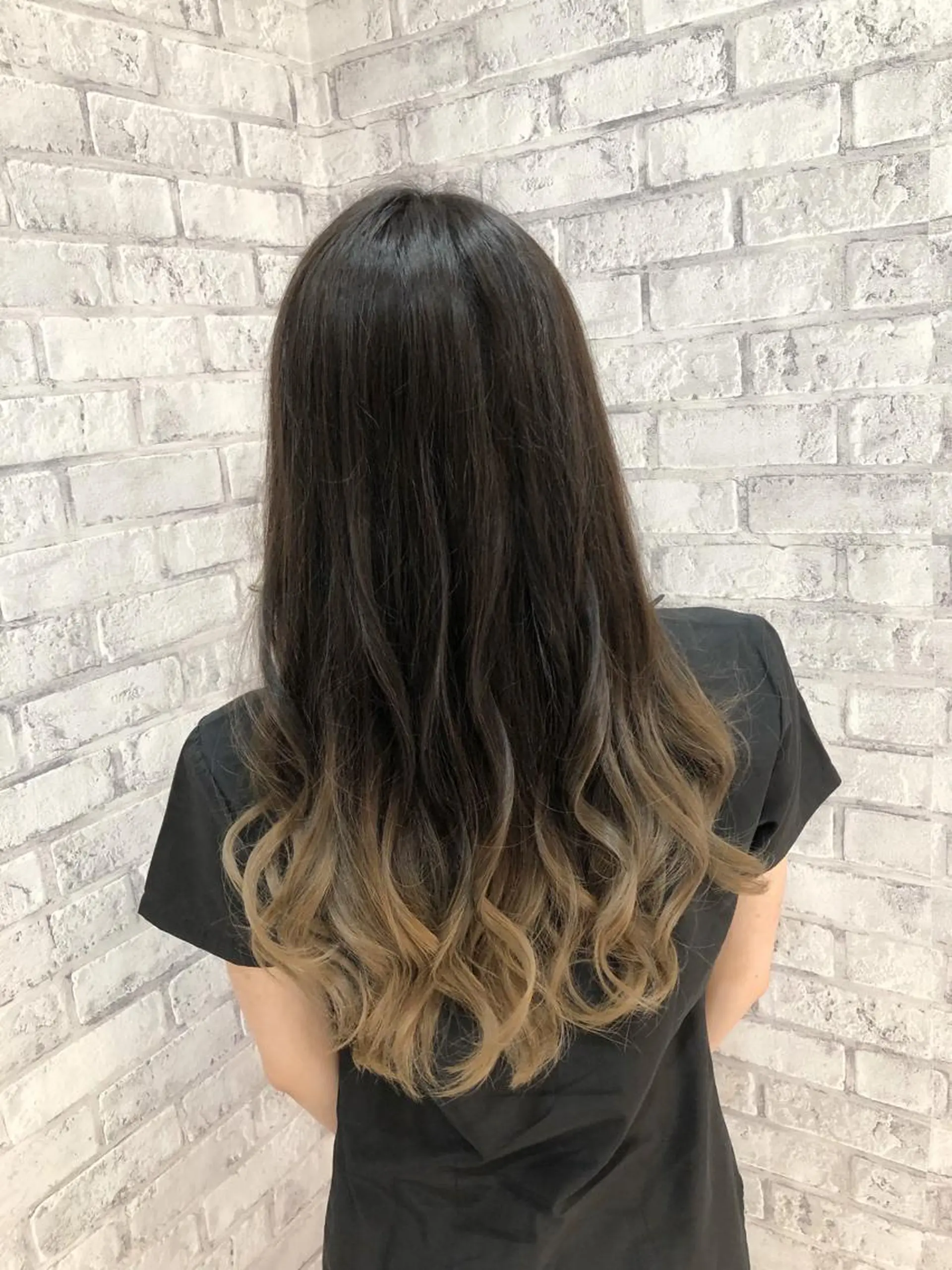 セミロング カラー ヘアアレンジ ベージュカラー グラデーションカラー カット ヘアカラー トリートメント 秋山 幸太のヘアスタイル