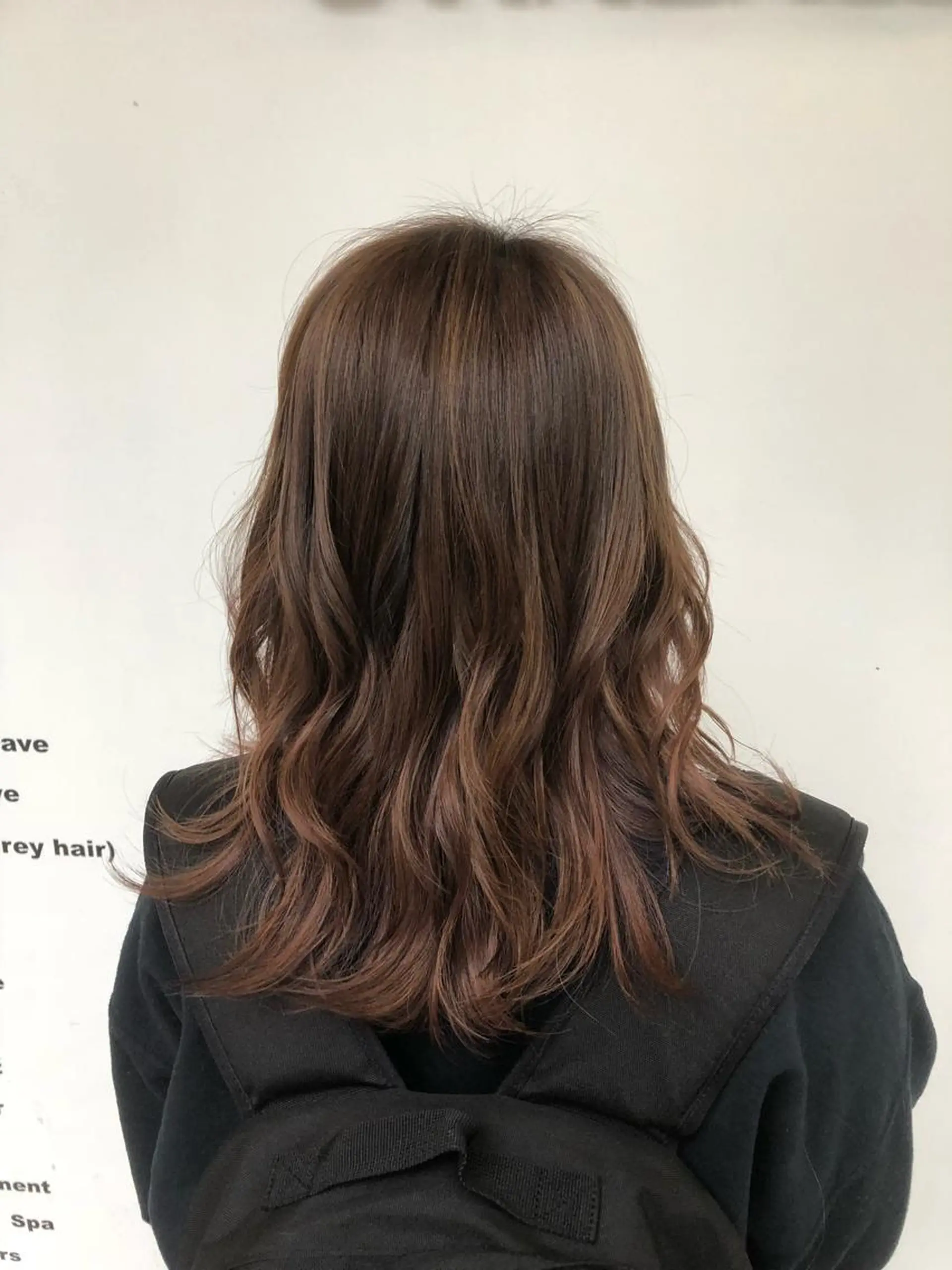 セミロング カラー グレージュ ハイライトカラー ハイライト ヘアカラー トリートメント シェアサロン　シエナ所属・東條 克義のヘアスタイル