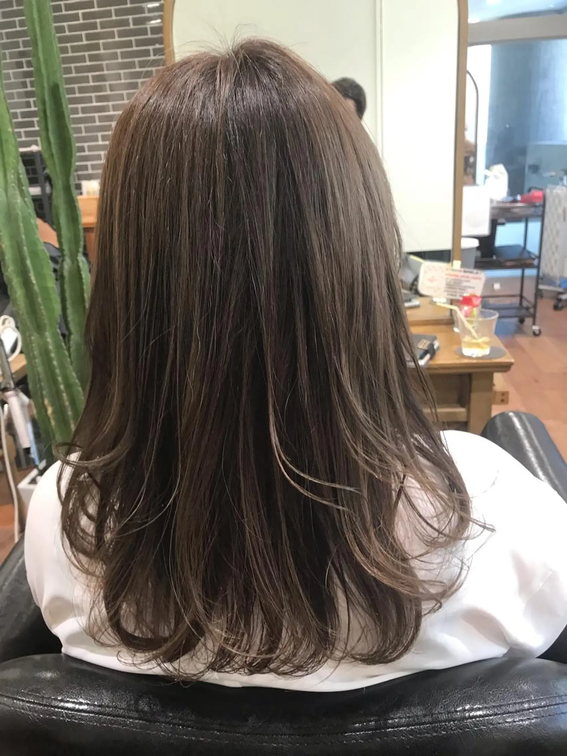 ロング カラー ハイトーンカラー ミント アザマ　ヤスカツ _rosso 川口のヘアスタイル
