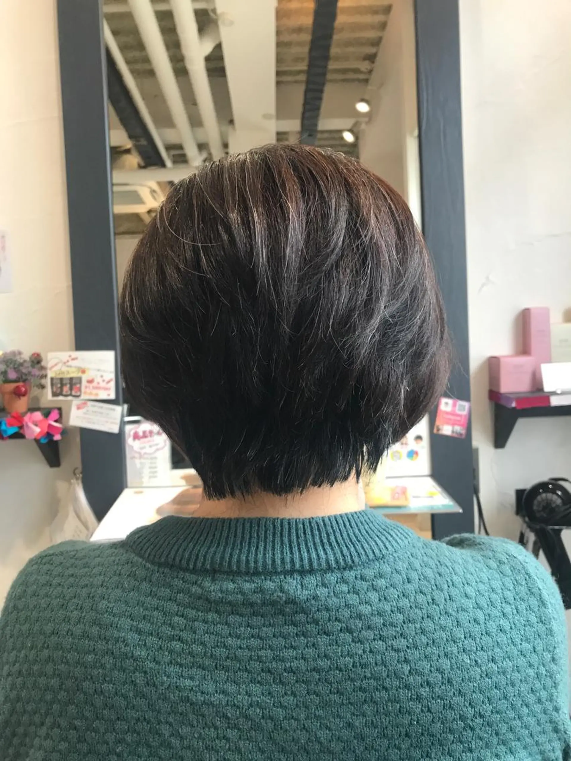 ショート カラー 水原 恵莉香のヘアスタイル