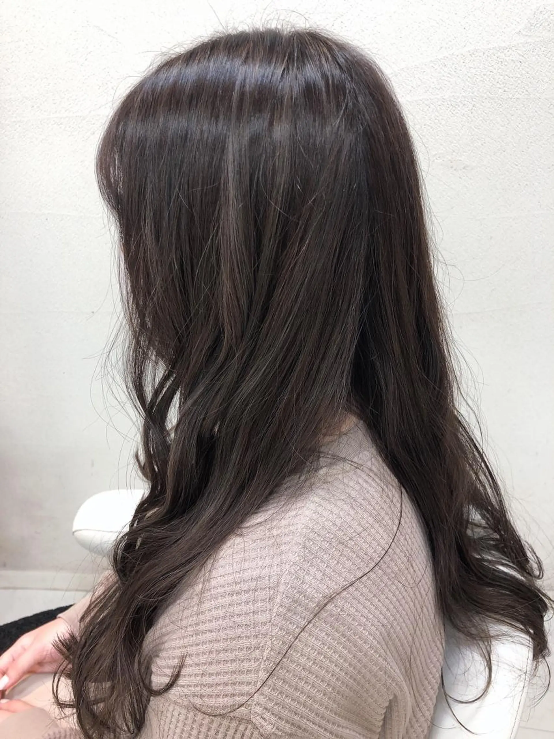 ロング カラー ハイライトカラー シルバー ハイライト 阿部 美咲のヘアスタイル