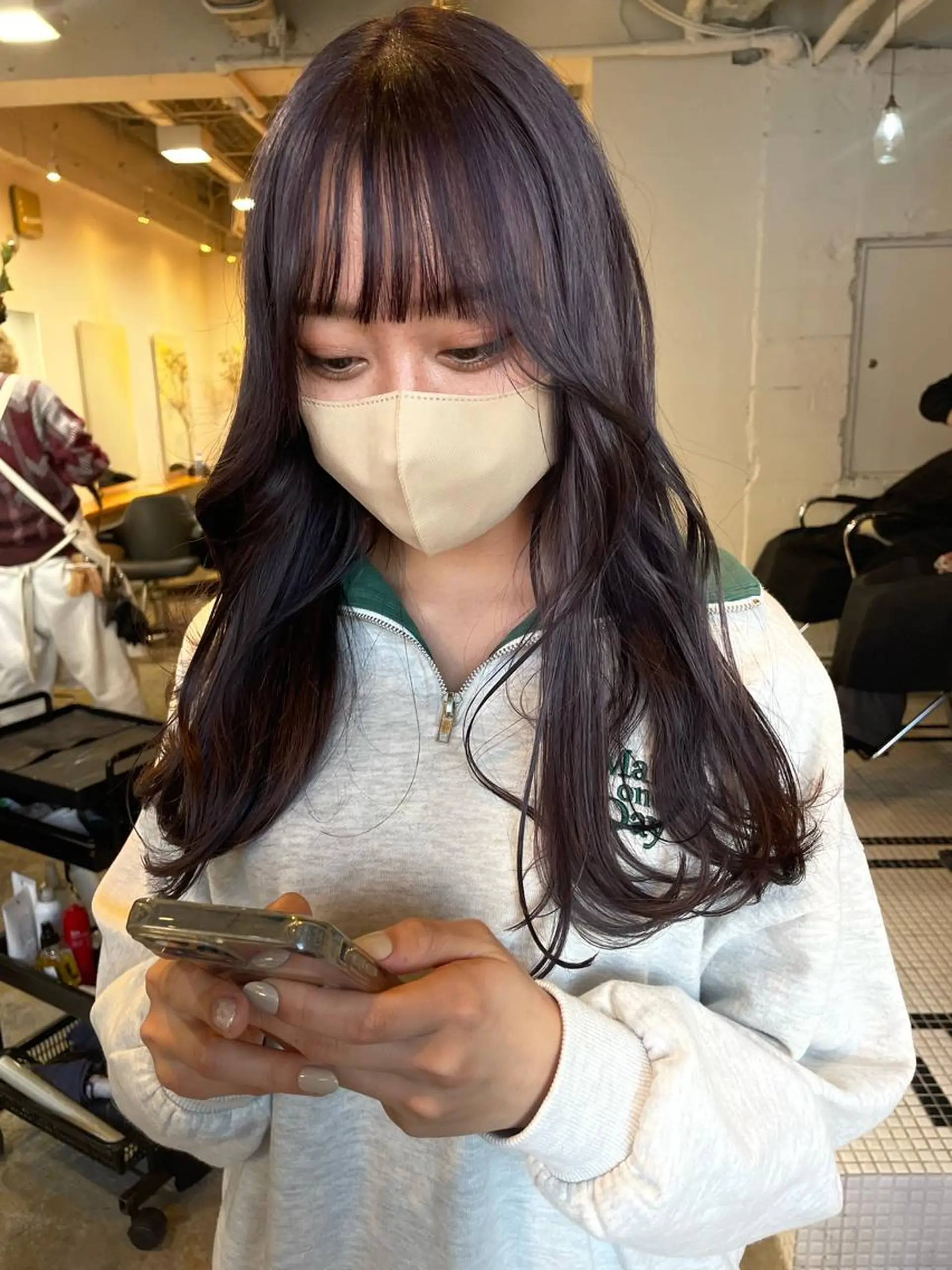 ミディアム カラー ブリーチ グレージュ ラベンダーカラー ラベンダーグレージュ ラベンダーグレー レイヤー／似合わせ TAKUYAのヘアスタイル