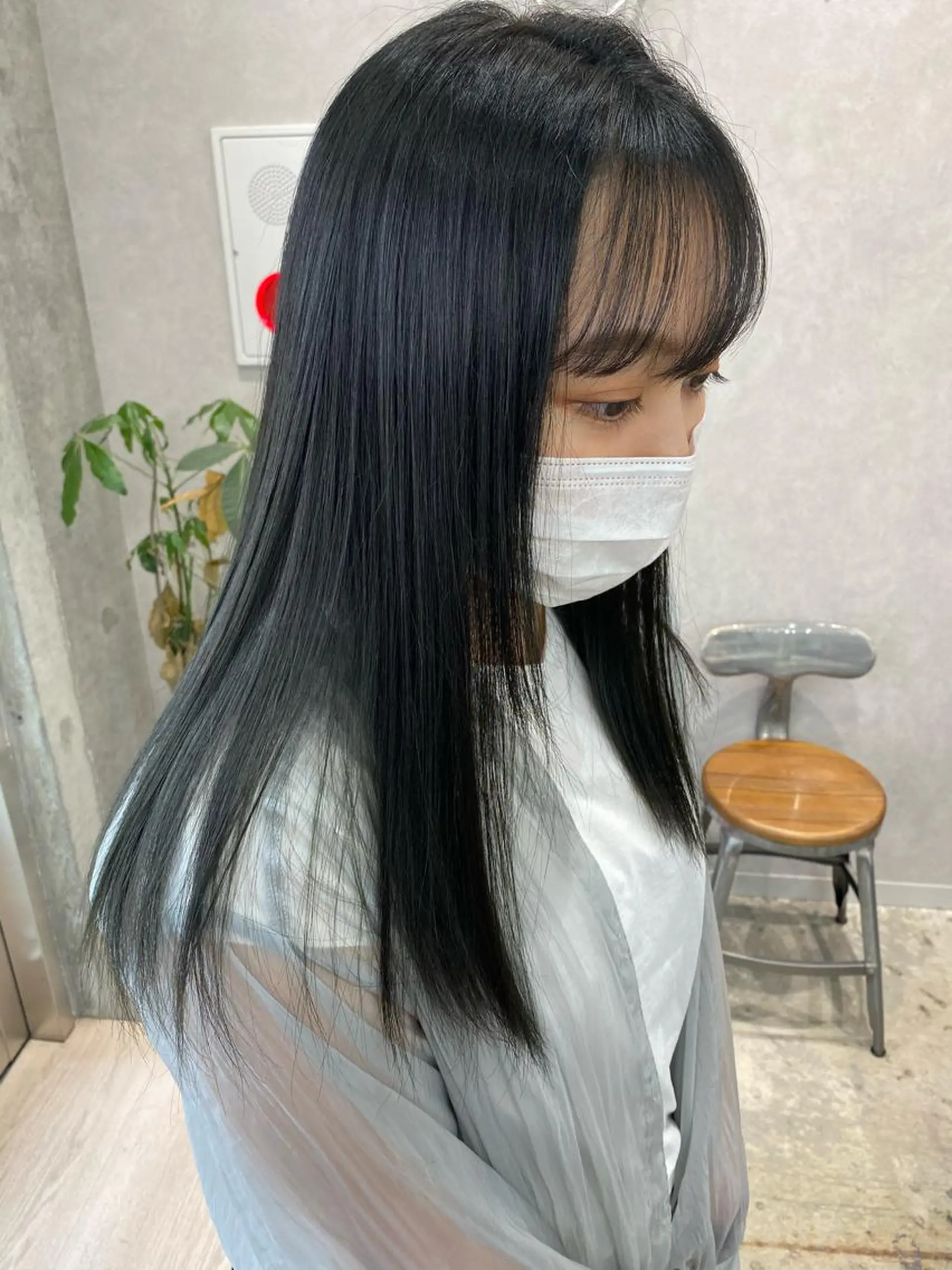 ロング カラー オリーブ/アッシュ やわらか透明感カラーのヘアスタイル