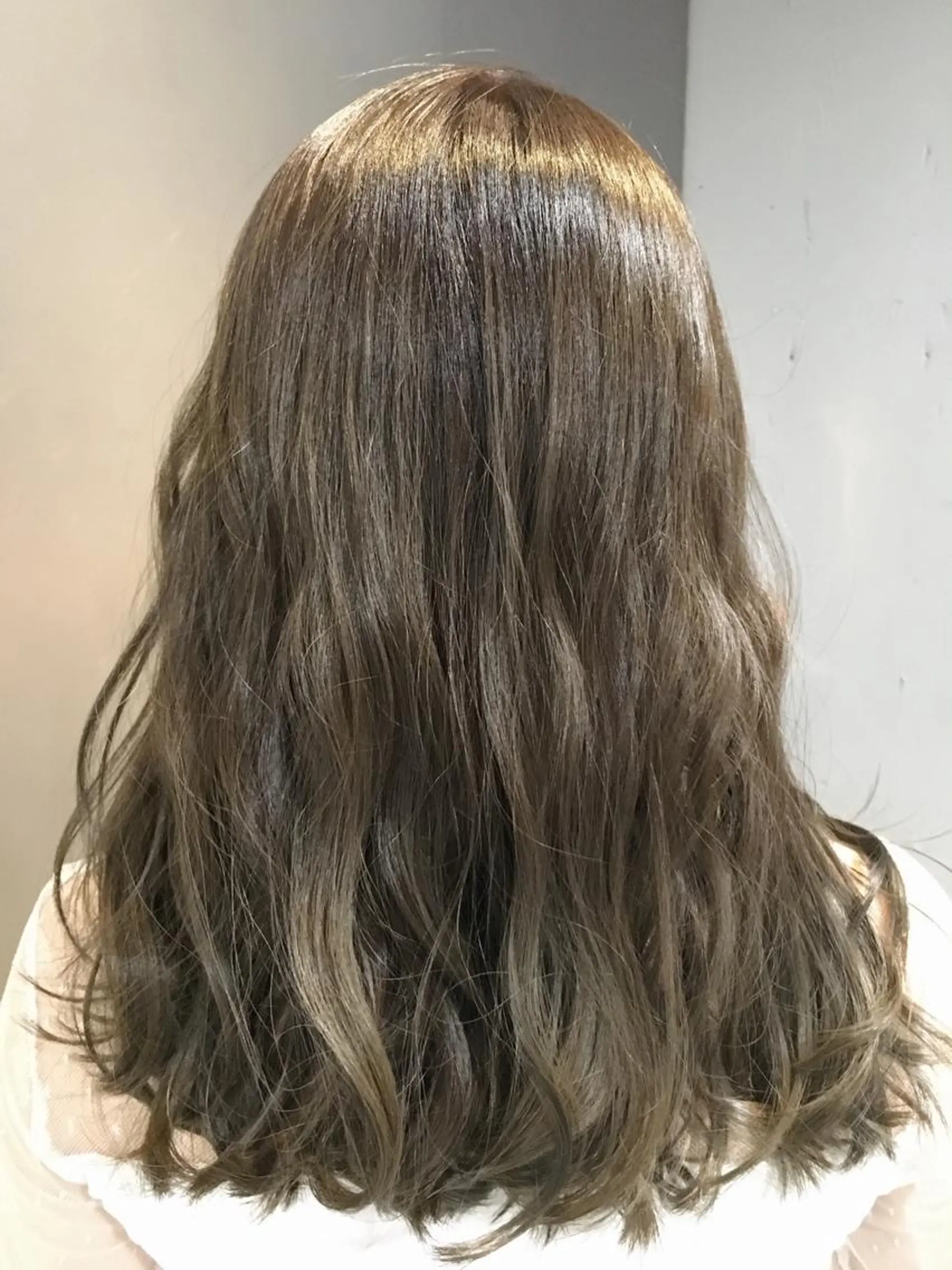 セミロング カラー パーマ 代表 中島貴志のヘアスタイル