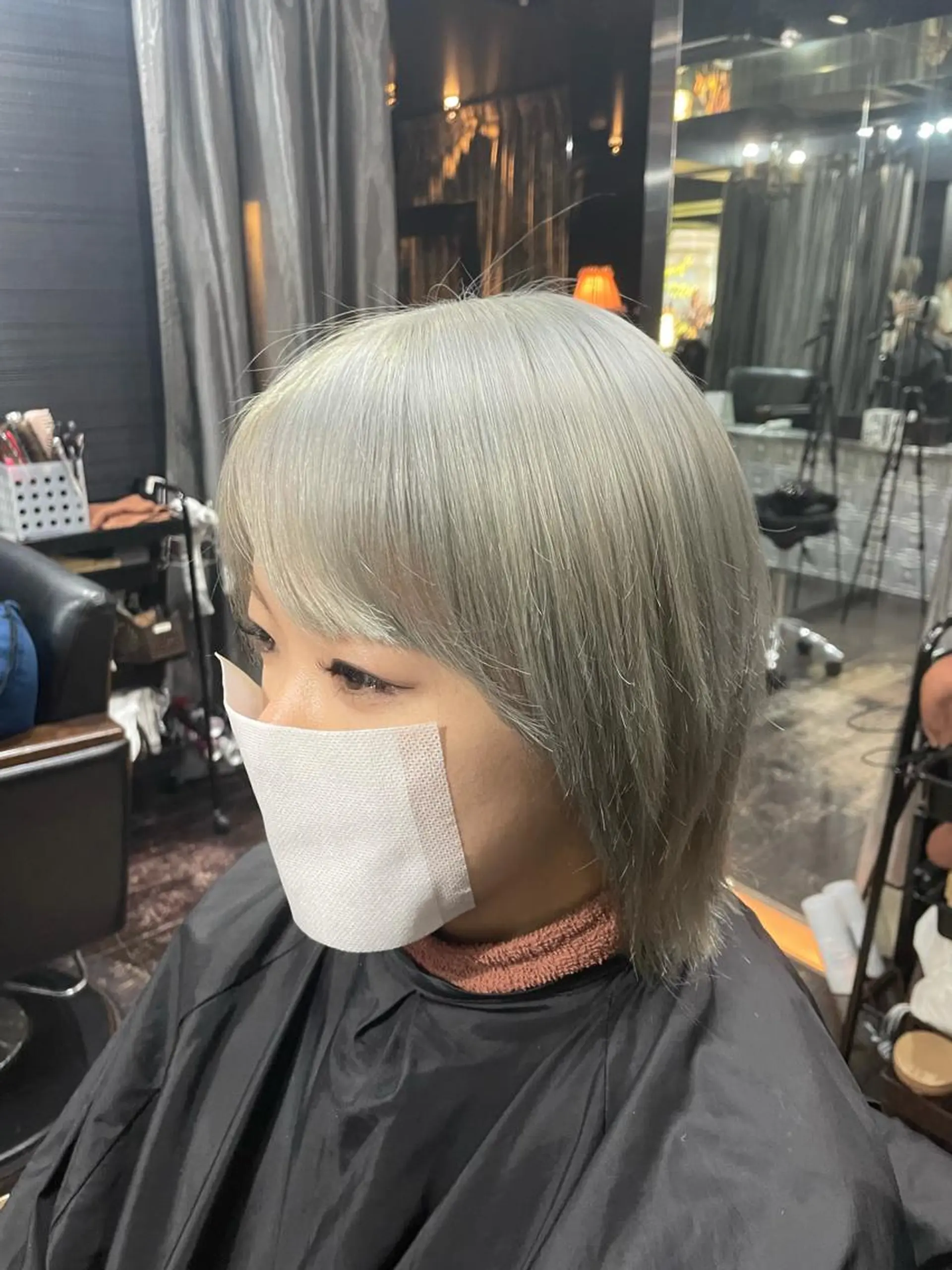 ショート カラー ブリーチ ヘアカラー トリートメント 山本 雅由のヘアスタイル