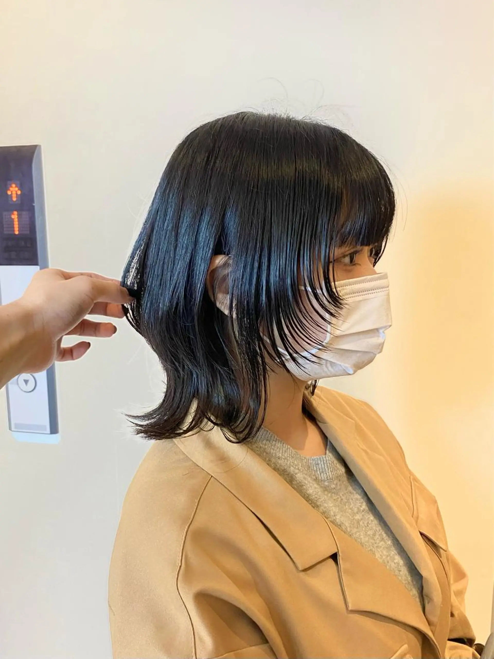 ミディアム 大阪ウルフカット ハッシュカットのヘアスタイル