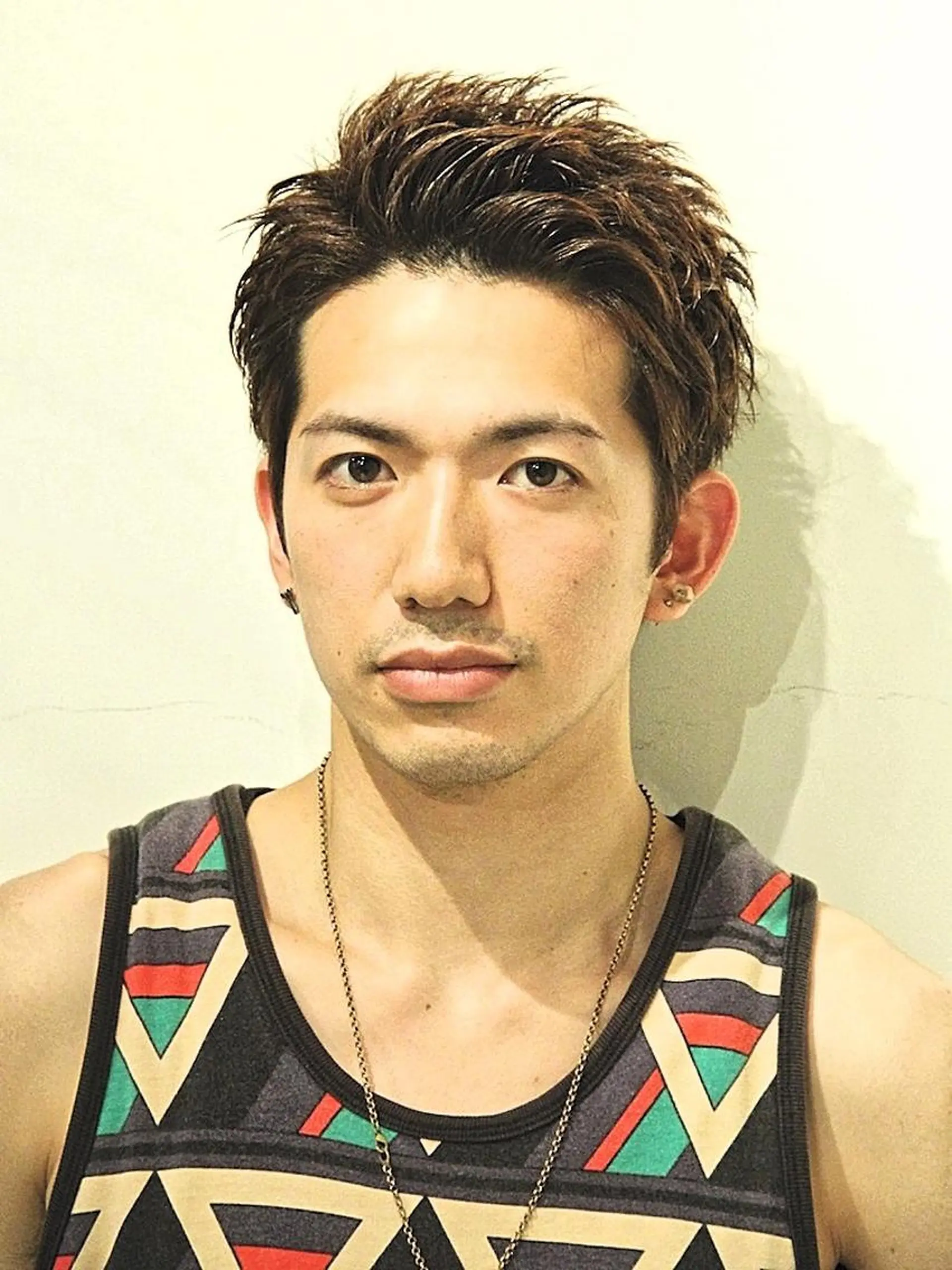 ショート カラー メンズ 透明感カラー 小顔カット flencia 丸 和博｜カットのヘアスタイル