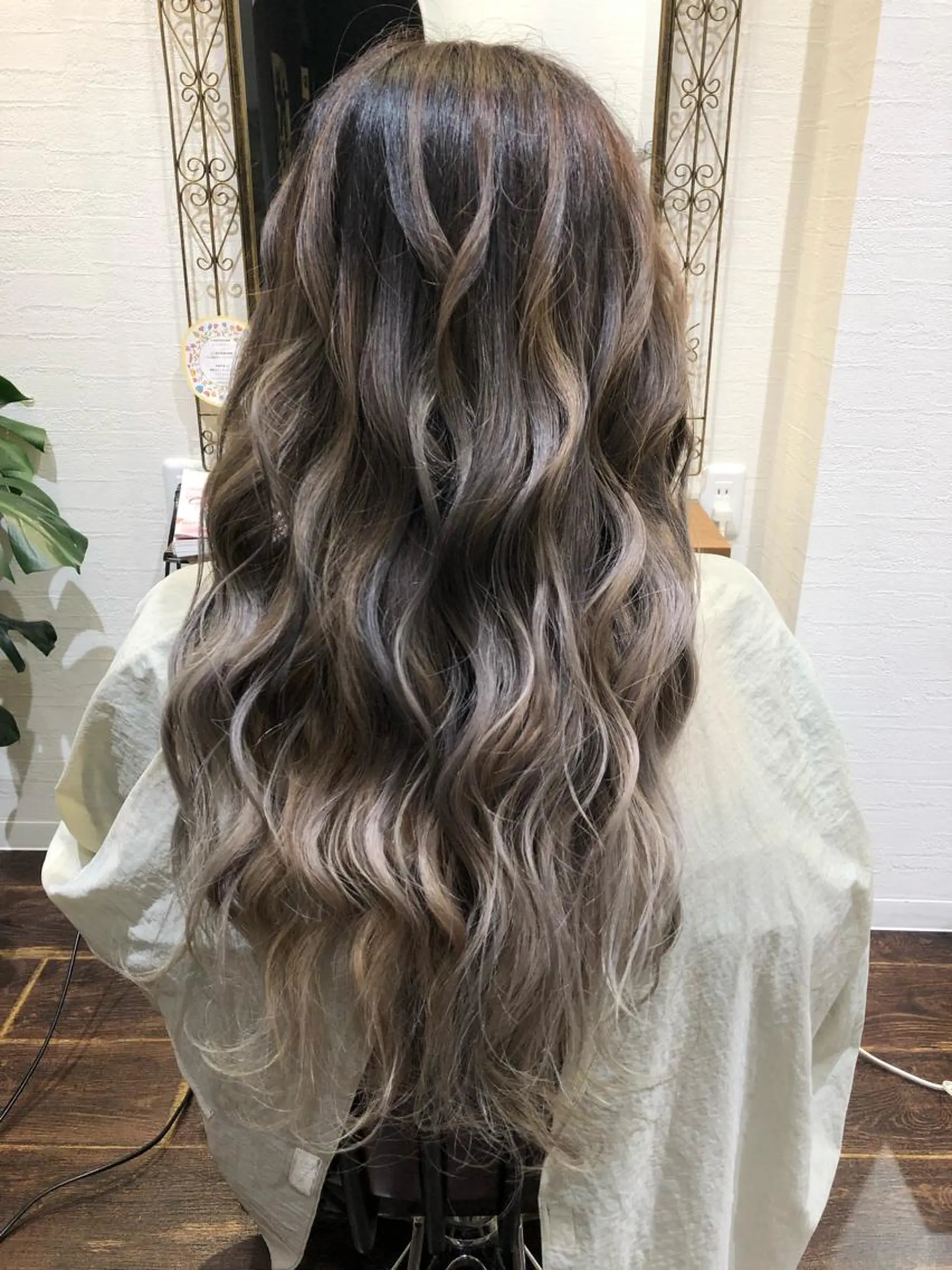 ロング カラー グラデーションカラー ハイライトカラー ハイライト 皆巳 達郎のヘアスタイル