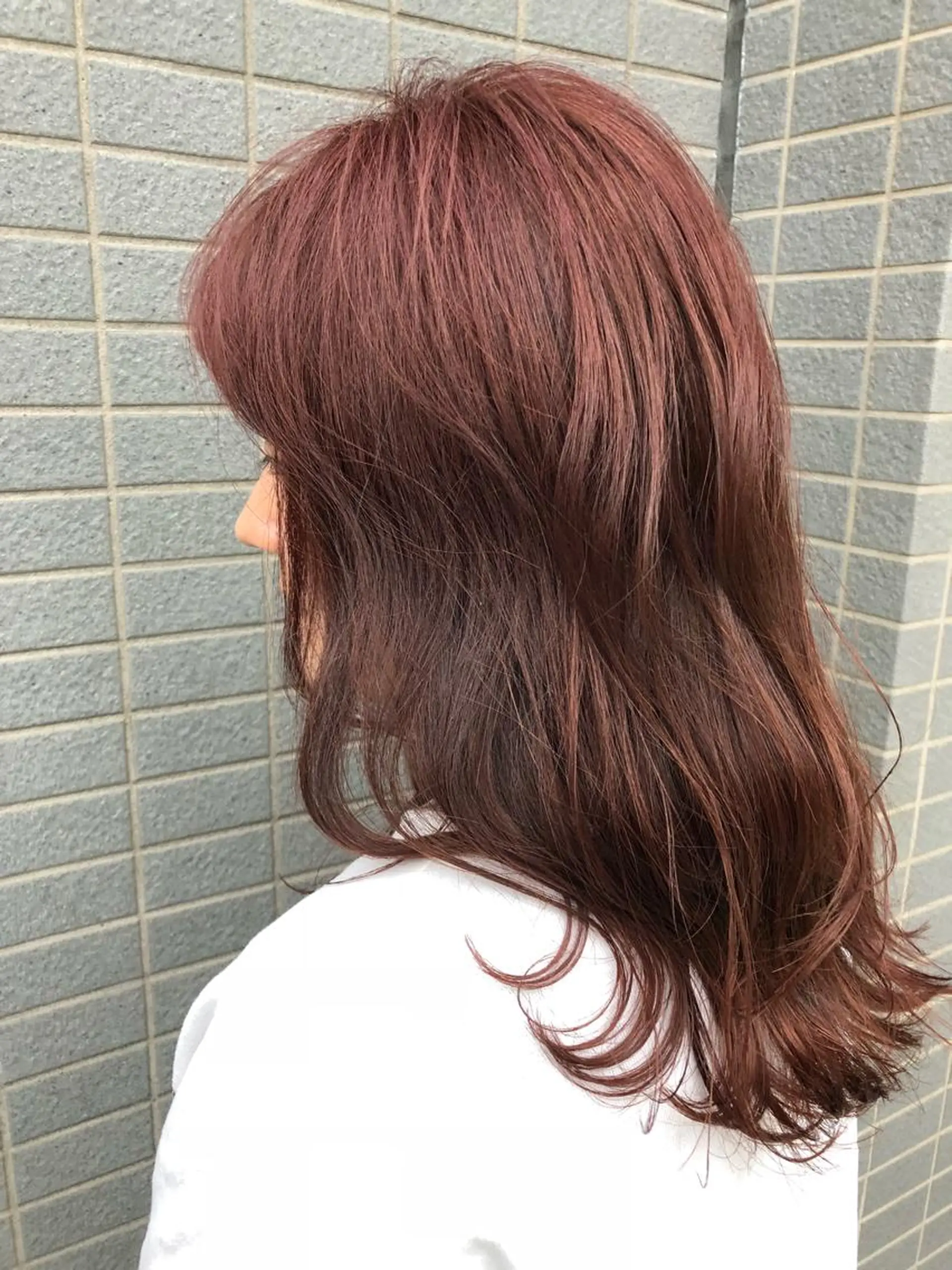 セミロング カラー ブリーチ ブリーチなしカラー ピンクカラー 似合わせ レイヤー須川のヘアスタイル