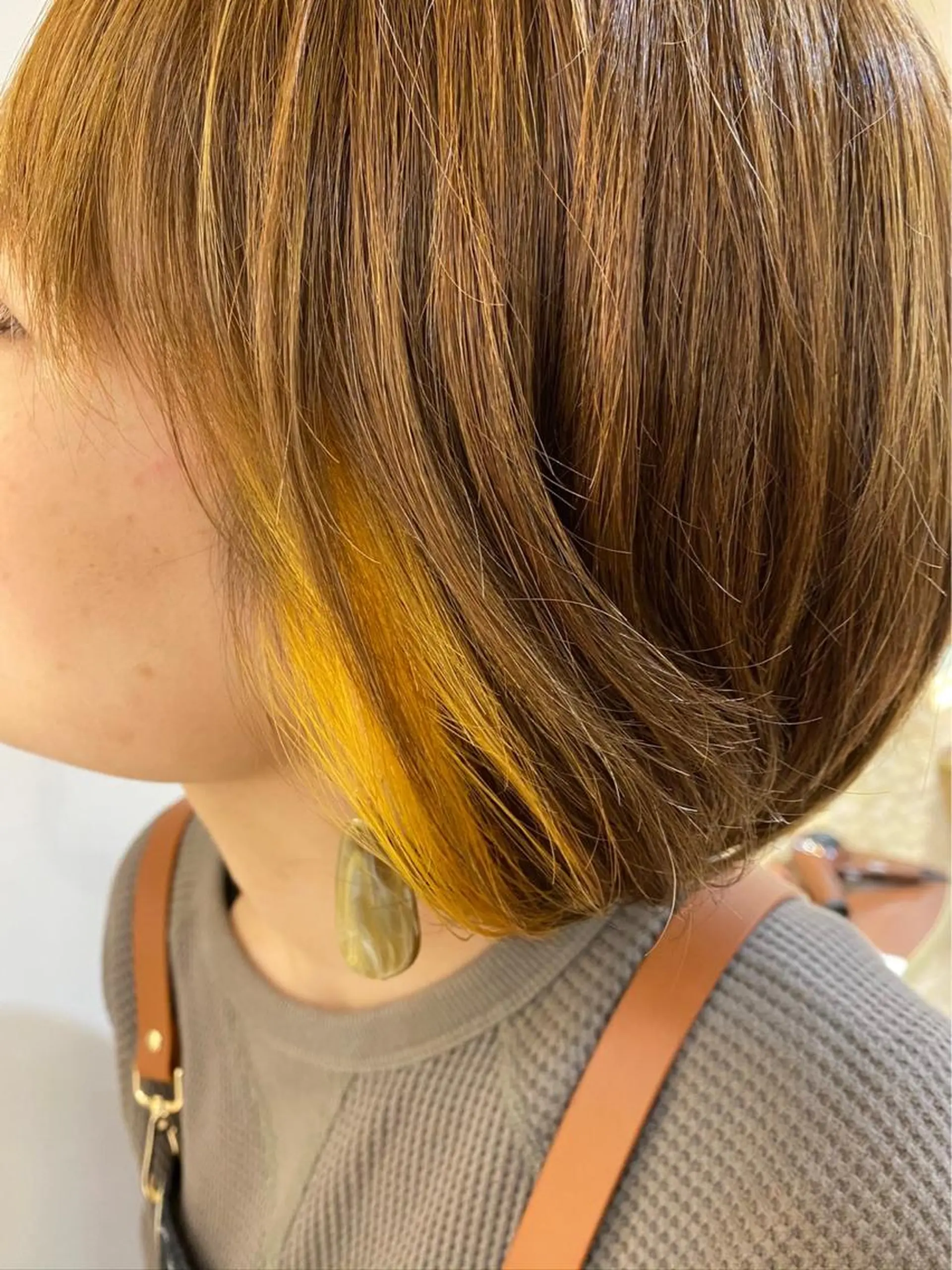 カラー イヤリングカラー イエローカラー RINA 【Loem】のヘアスタイル