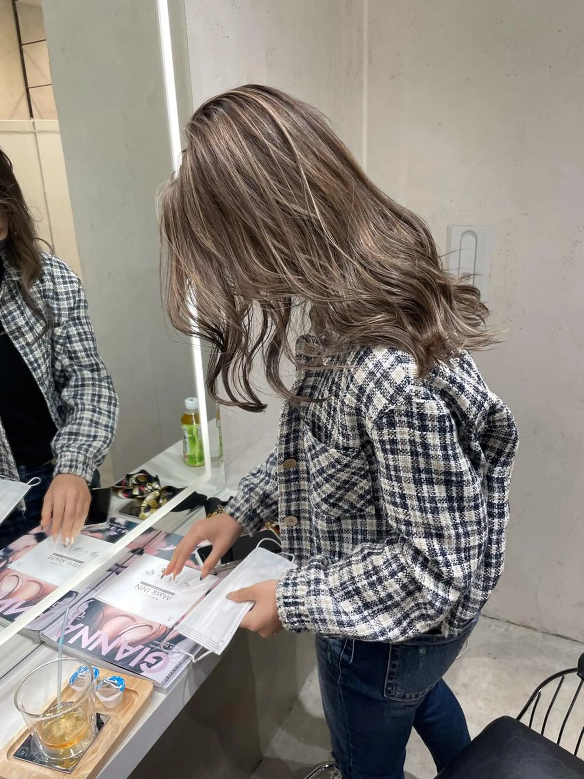 セミロング カラー DEAN 名駅店 大人レイヤーカットのヘアスタイル