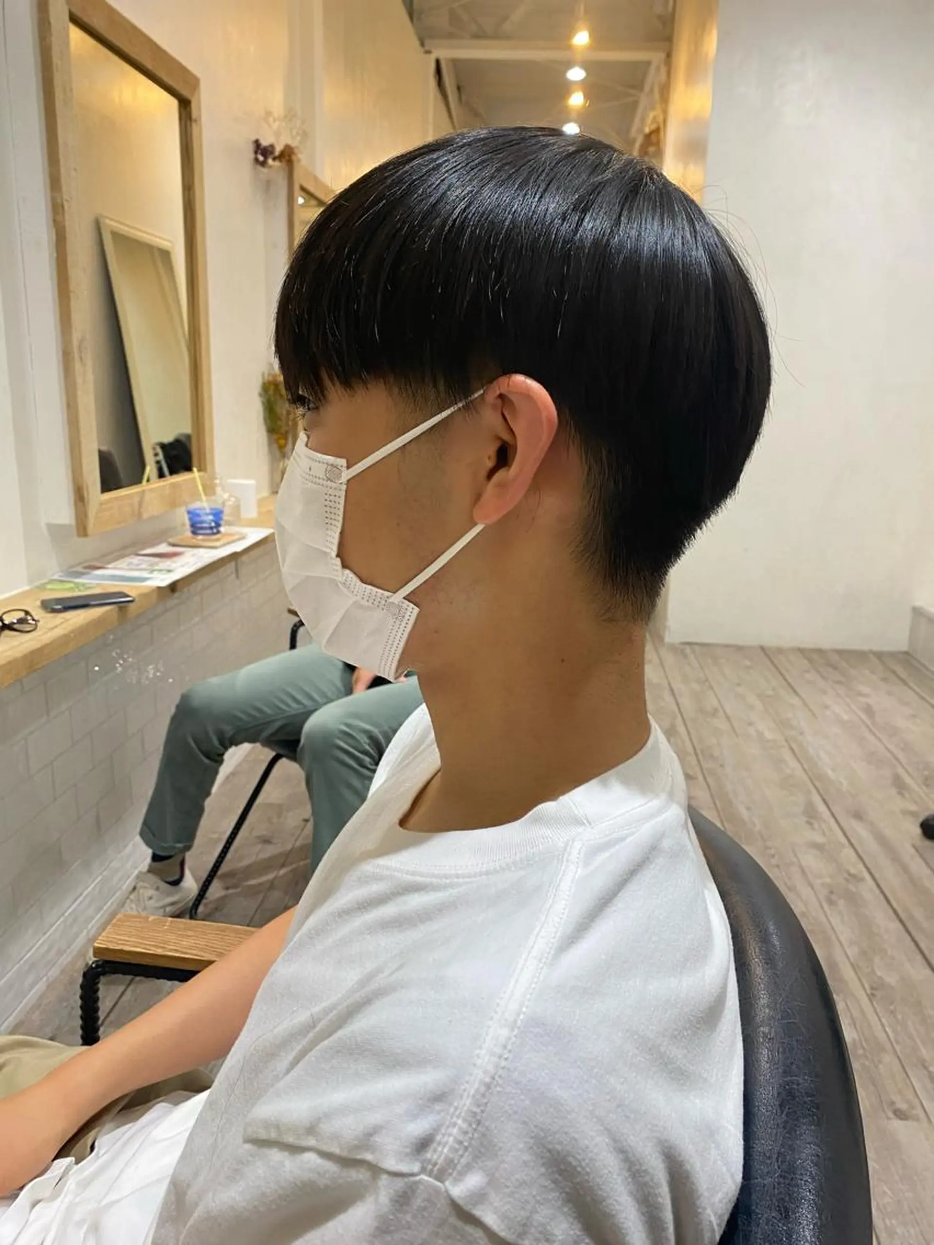 ミディアム メンズ マッシュ 刈り上げ kanon♡ 暖色カラー‎🤍のヘアスタイル