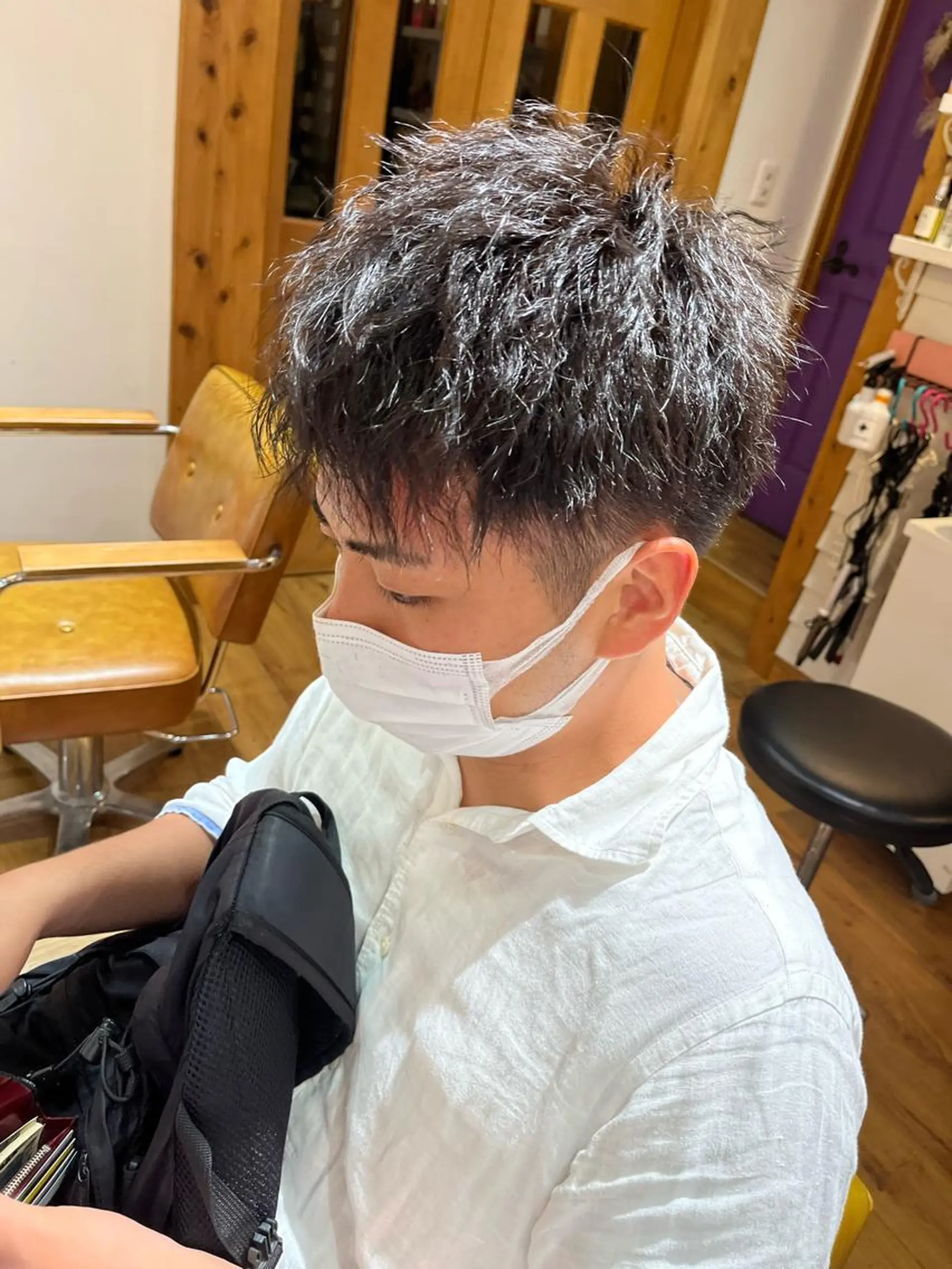 ショート パーマ メンズ アップバング フェードカット メンズハイライト メンズ韓国風 マッシュ カット パーマ AVANCE.難波 店長 松元のヘアスタイル