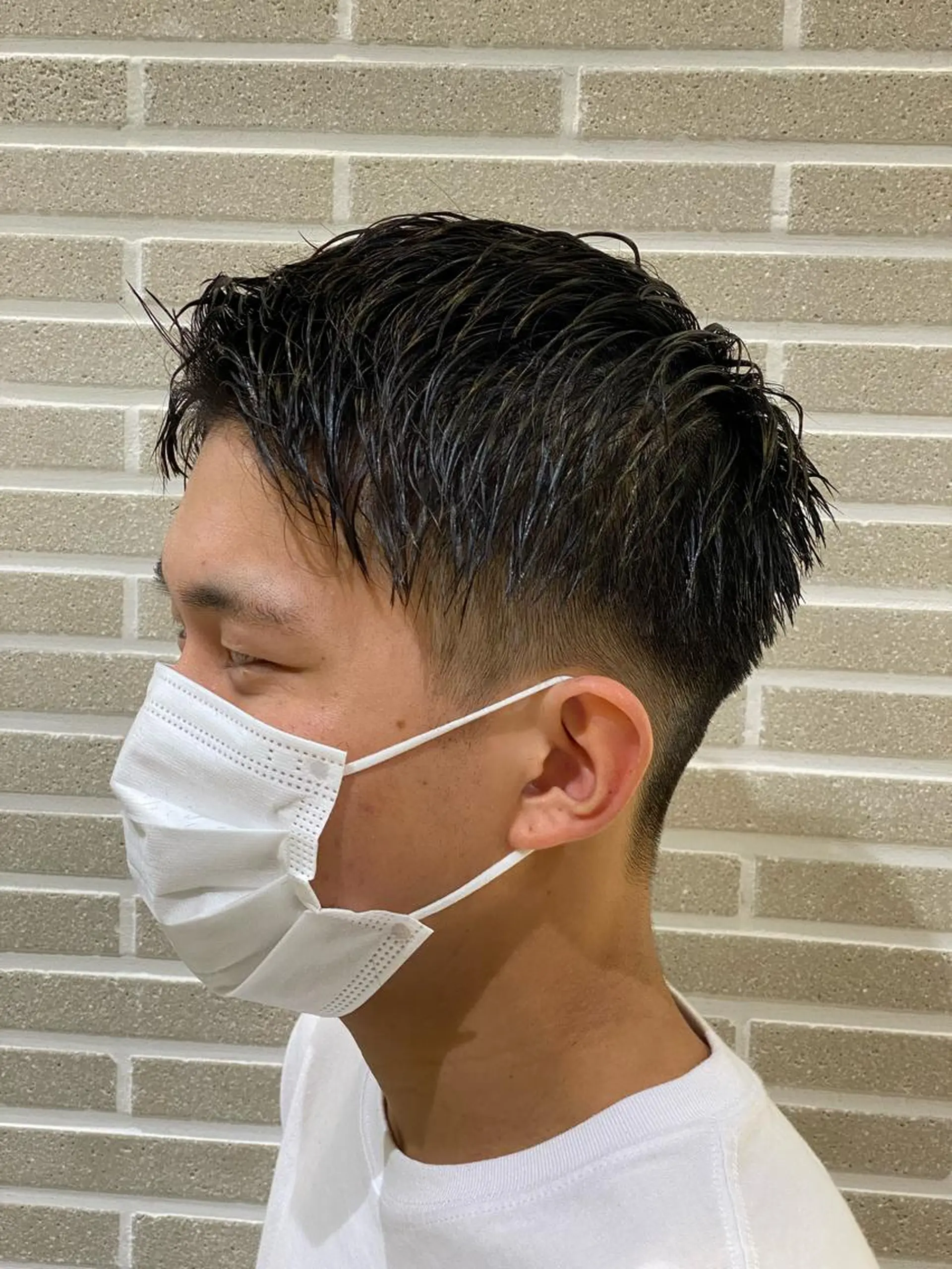 メンズ フェードカット メンズベリーショート カット 赤本悠斗波巻きパーマ メンズパーマのヘアスタイル