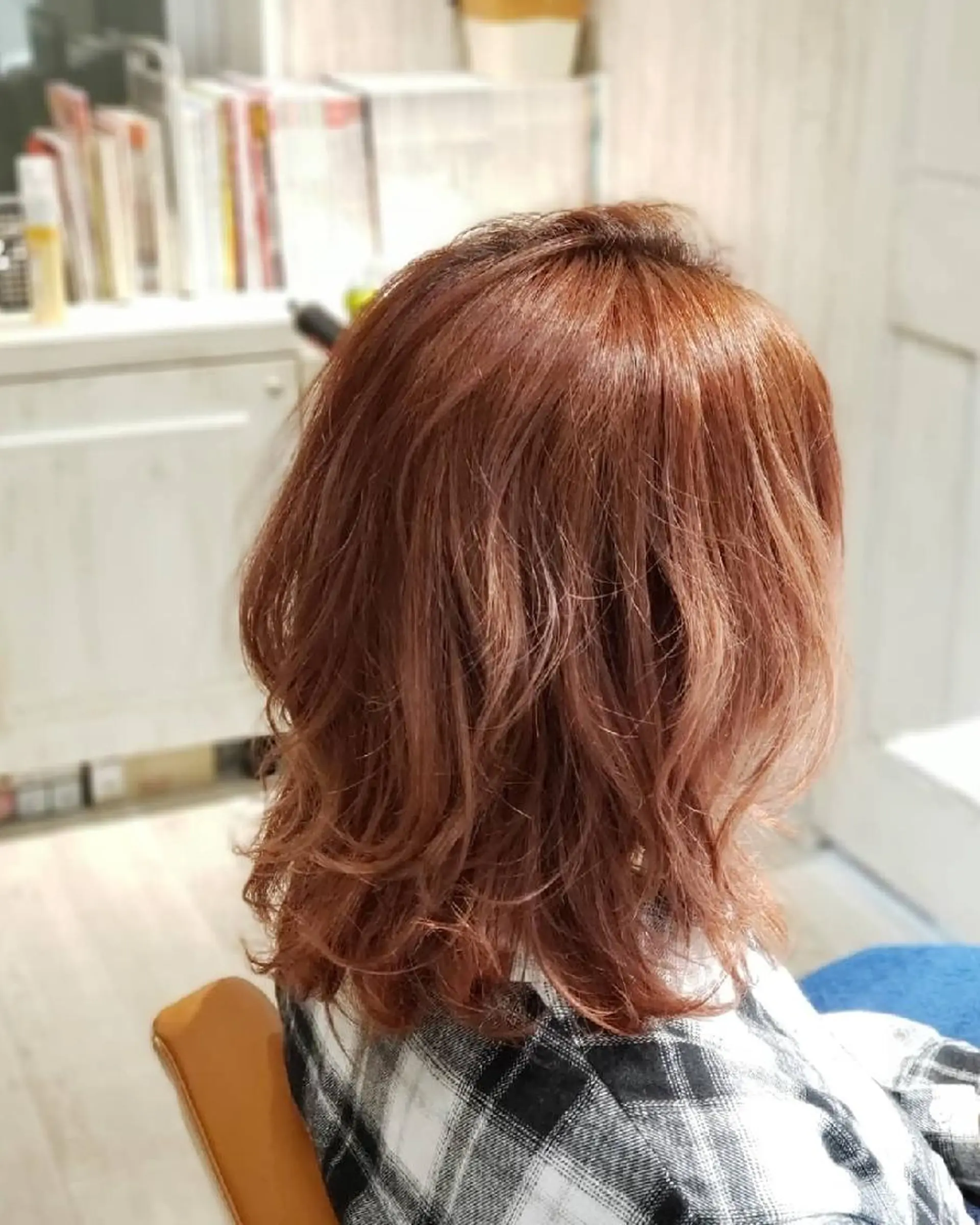 ミディアム カラー パーマ ミディアムパーマ オレンジ 💖パーソナル診断 特化YUYA💖のヘアスタイル