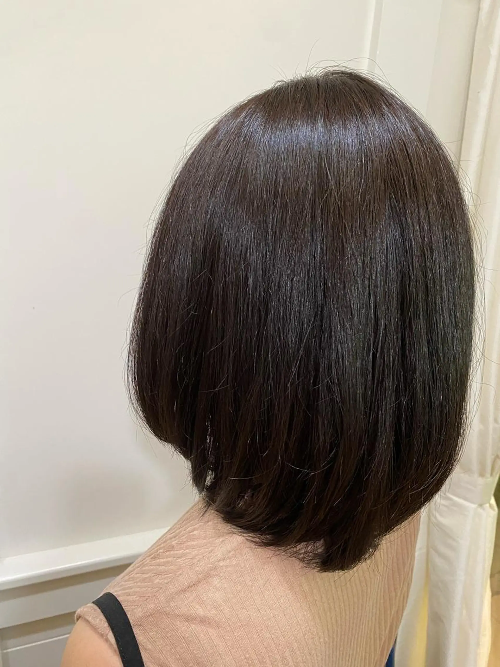 ミディアム カラー レイヤーカット 長芝 遥香のヘアスタイル