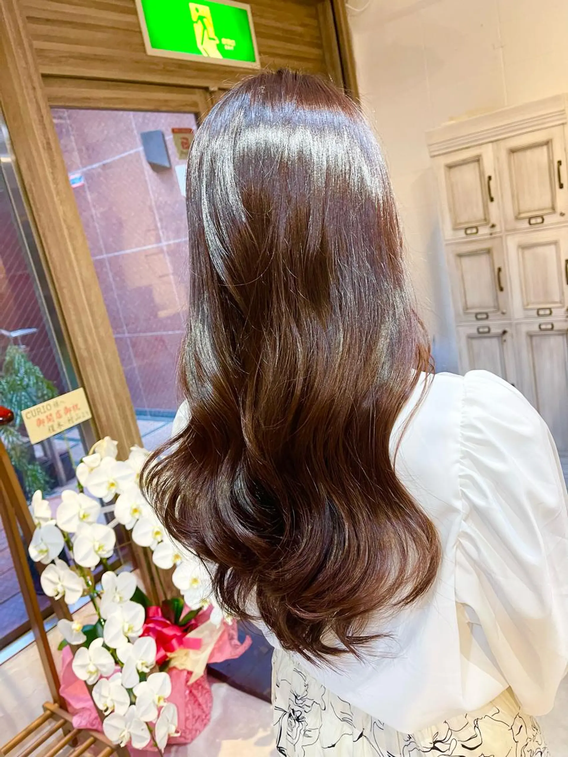ロング カラー カシス ピンクカラー 髪質改善で 憧れの潤艶美髪にのヘアスタイル