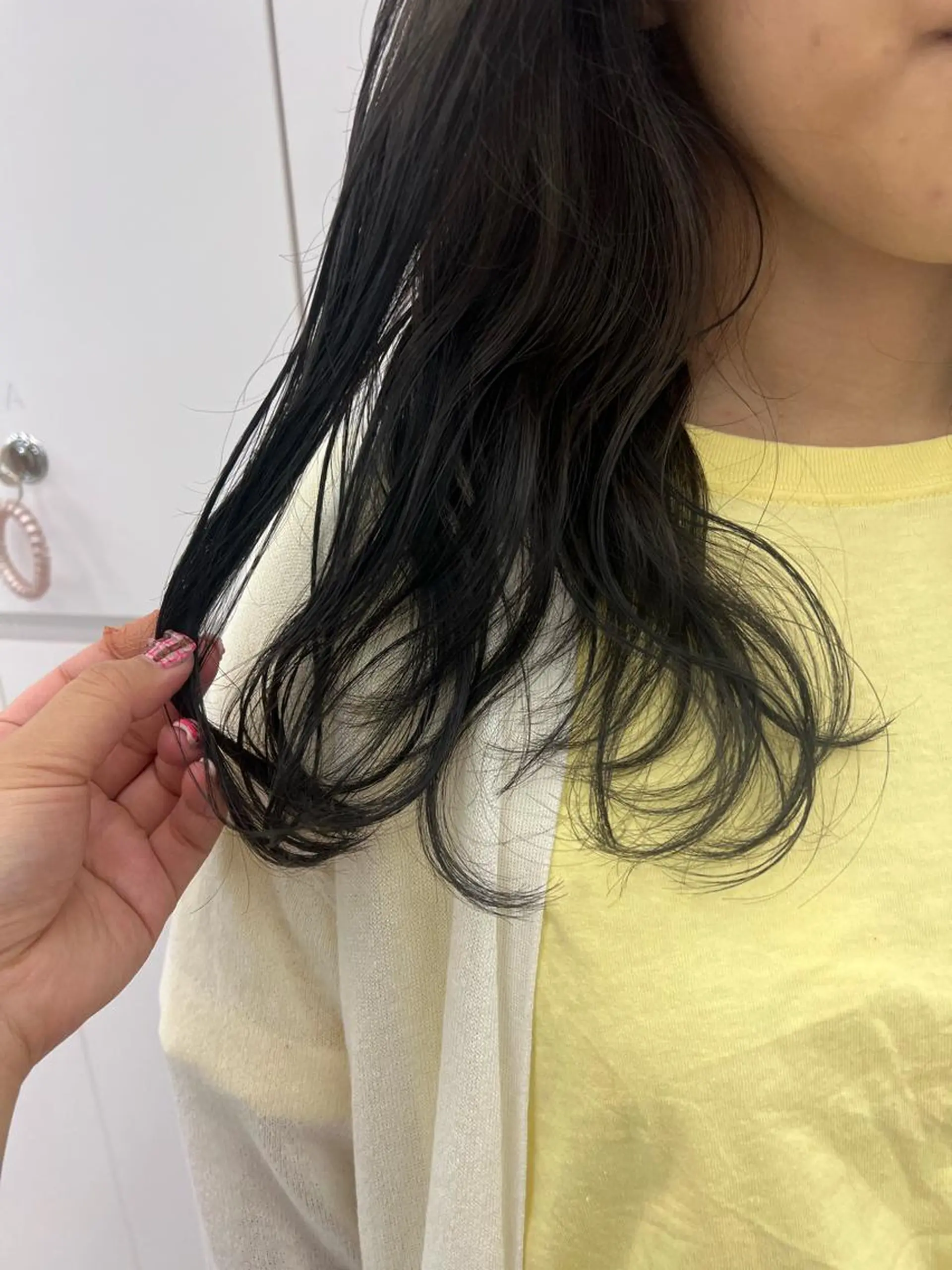 セミロング アッシュ ヘアカラー ✨ブリーチ/顔周り レイヤー¦YUKA✨のヘアスタイル