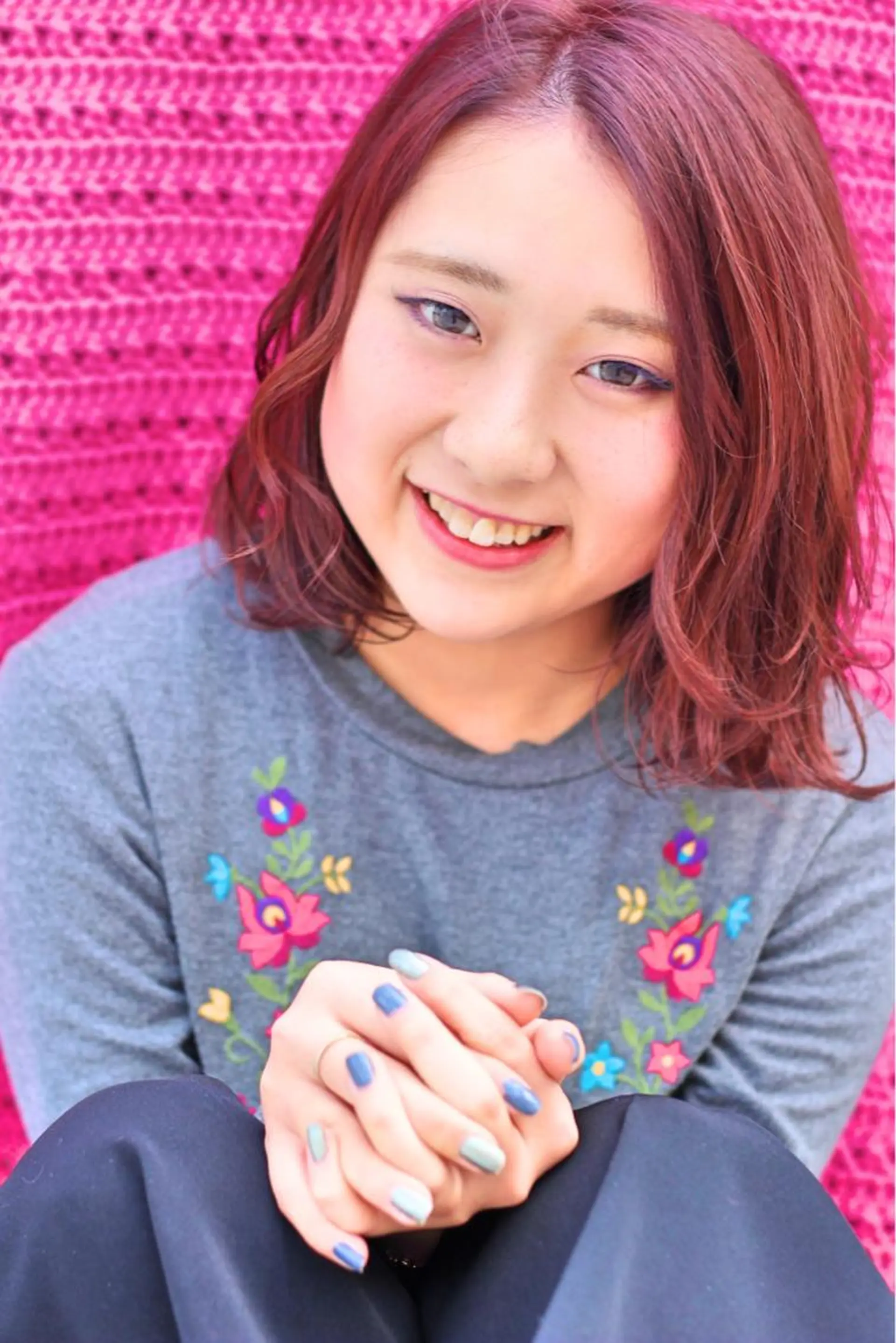 ミディアム カラー パーマ ヘアアレンジ ピンクカラー nike所属・nike にけのヘアスタイル