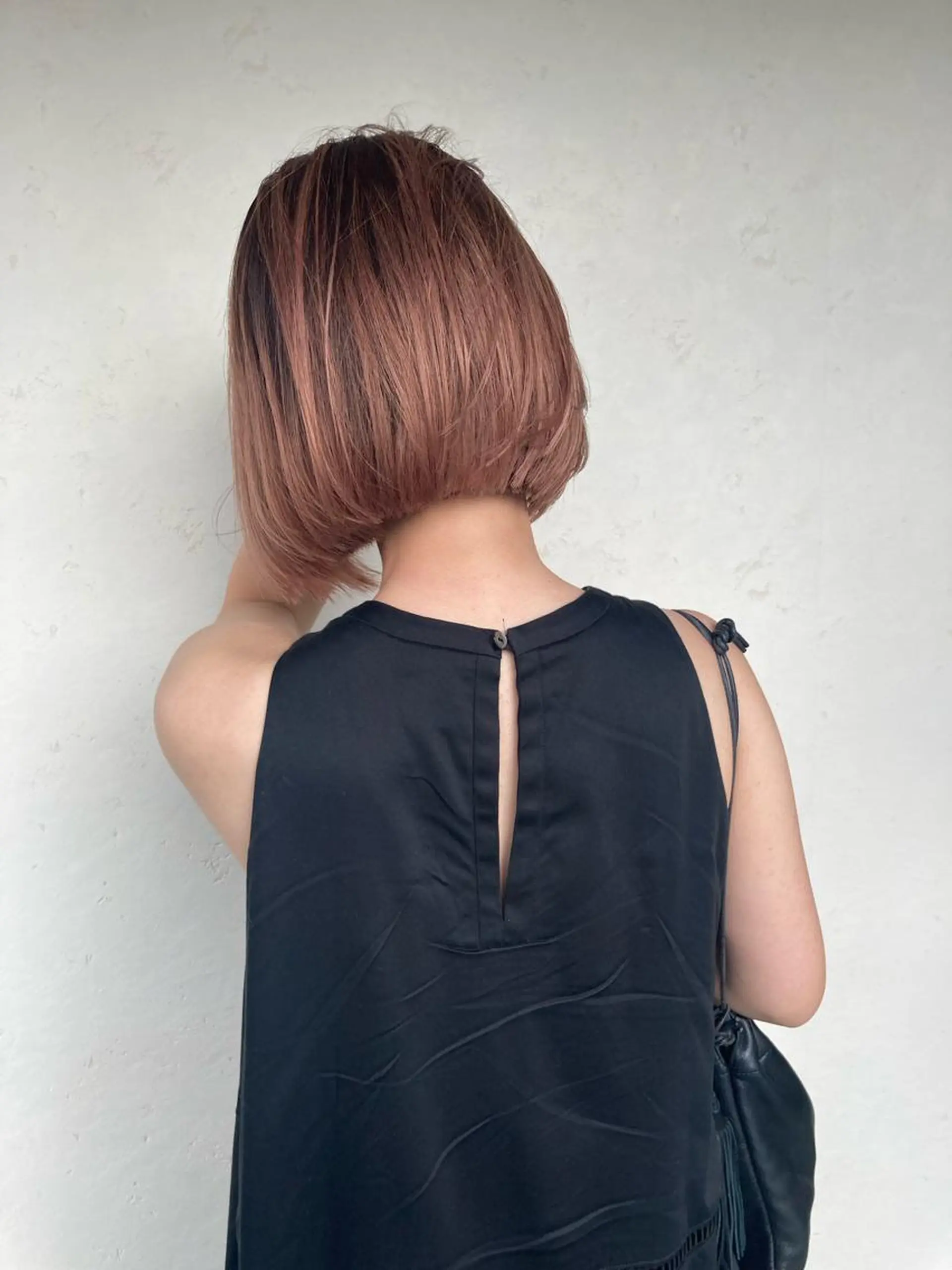 ショート カラー 前下がりボブ アッシュ ベージュカラー 透明感カラー ハイライトカラー ➖石江 雷蔵➖のヘアスタイル