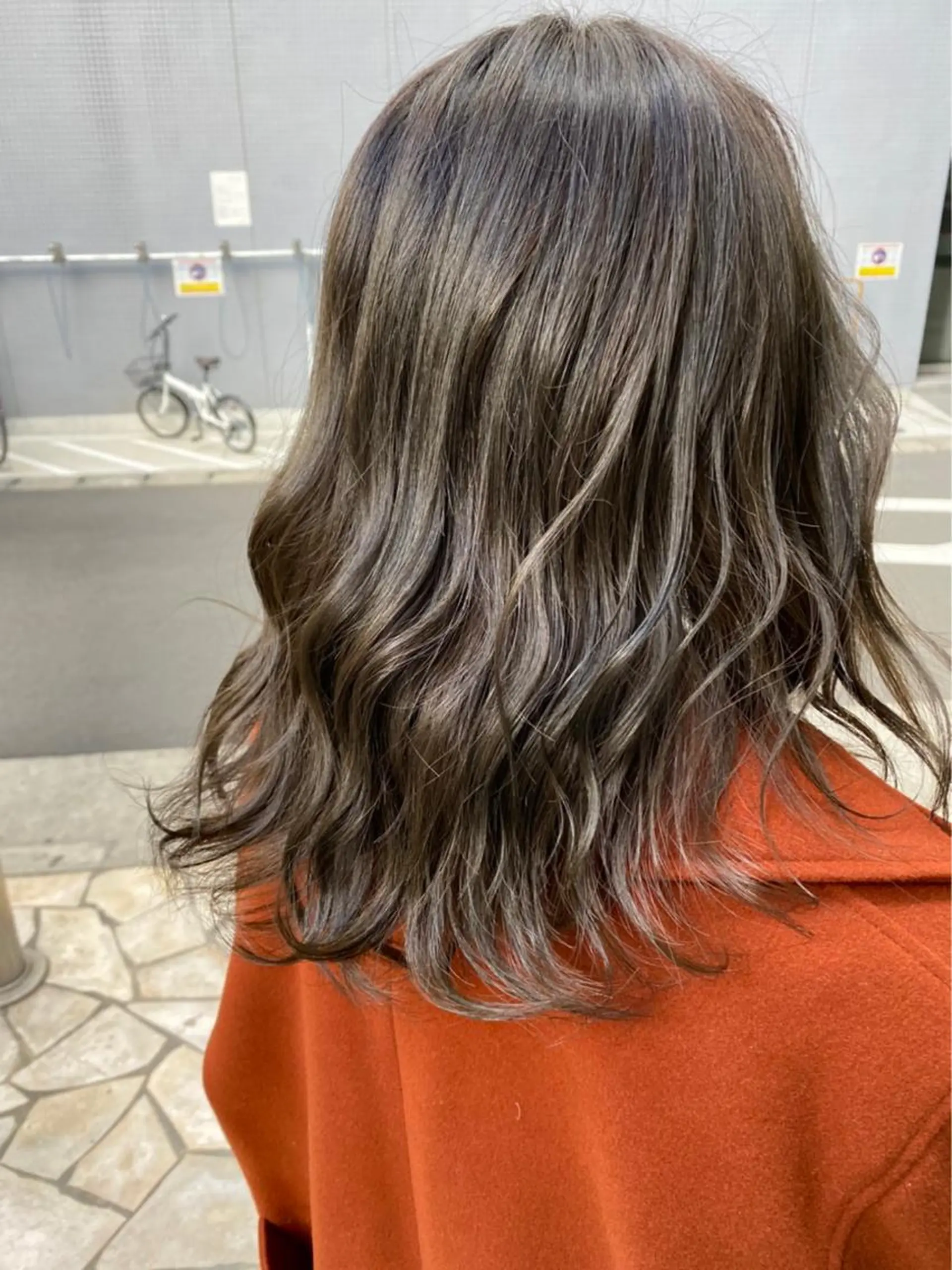 ミディアム カラー アッシュ 中尾 綺のヘアスタイル