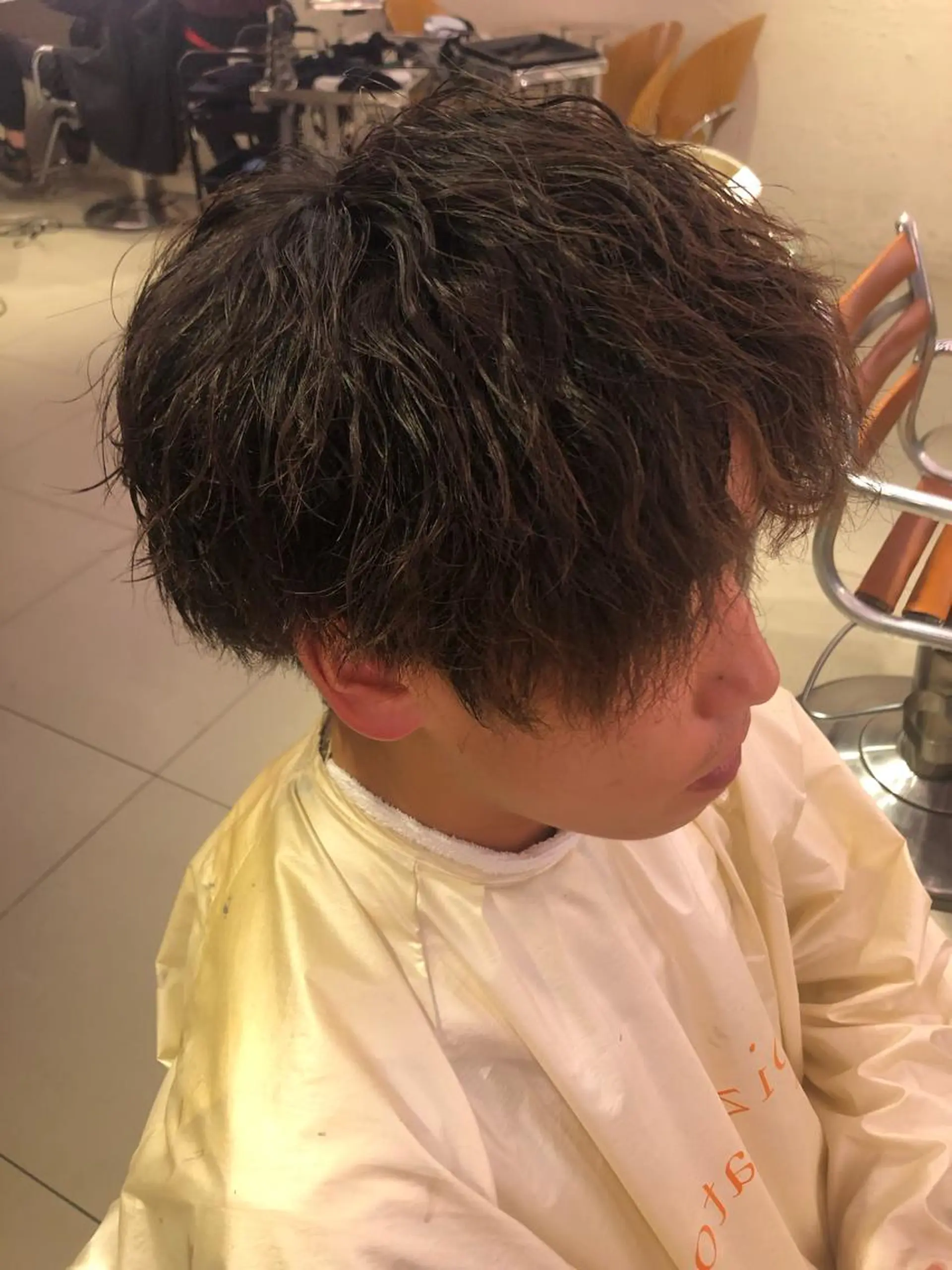 パーマ メンズ メンズパーマ メンズツイストパーマ ツイストパーマ 推しカラー オタク美容師 山本のヘアスタイル