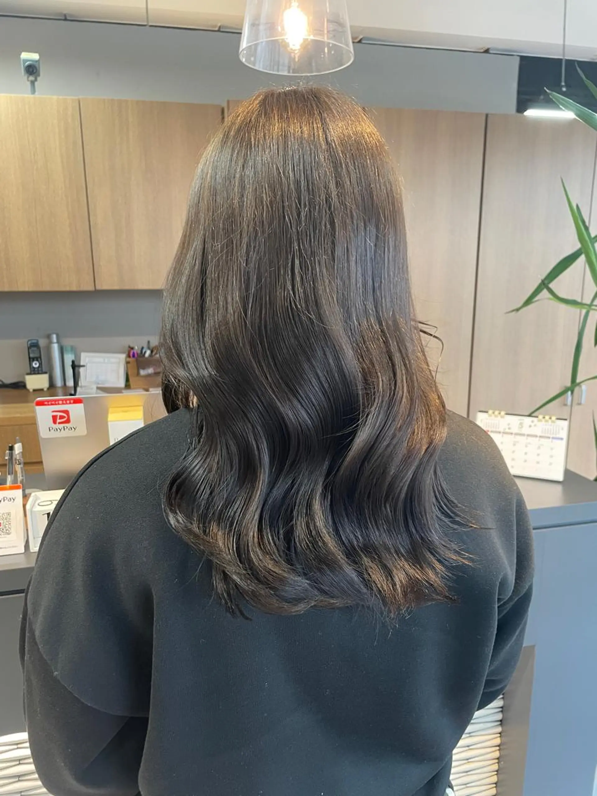 セミロング カラー ベージュカラー オリーブベージュ マキノ キョウカのヘアスタイル