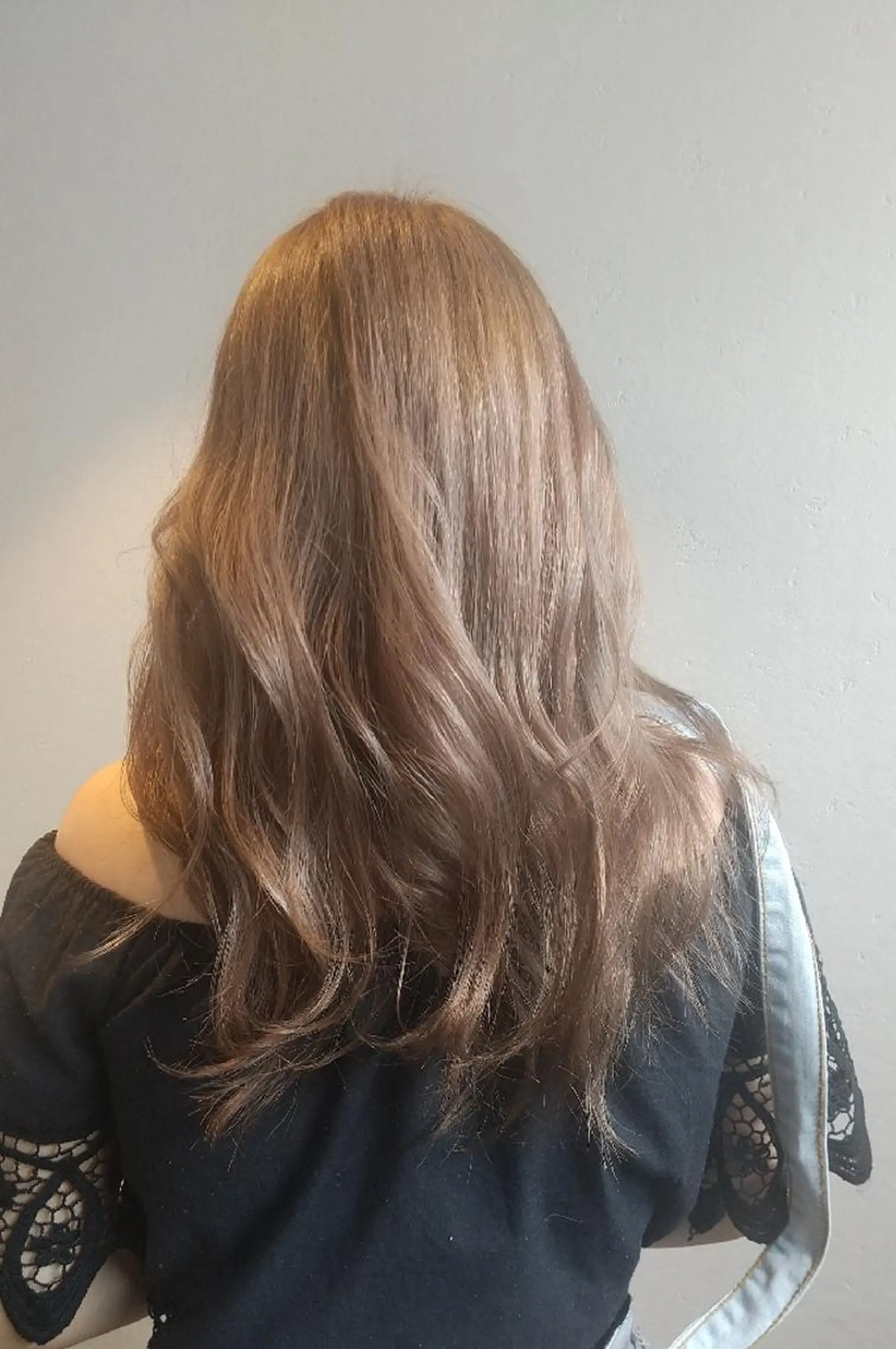 セミロング カラー ベージュカラー ミルクティーベージュ 久村 奈菜のヘアスタイル