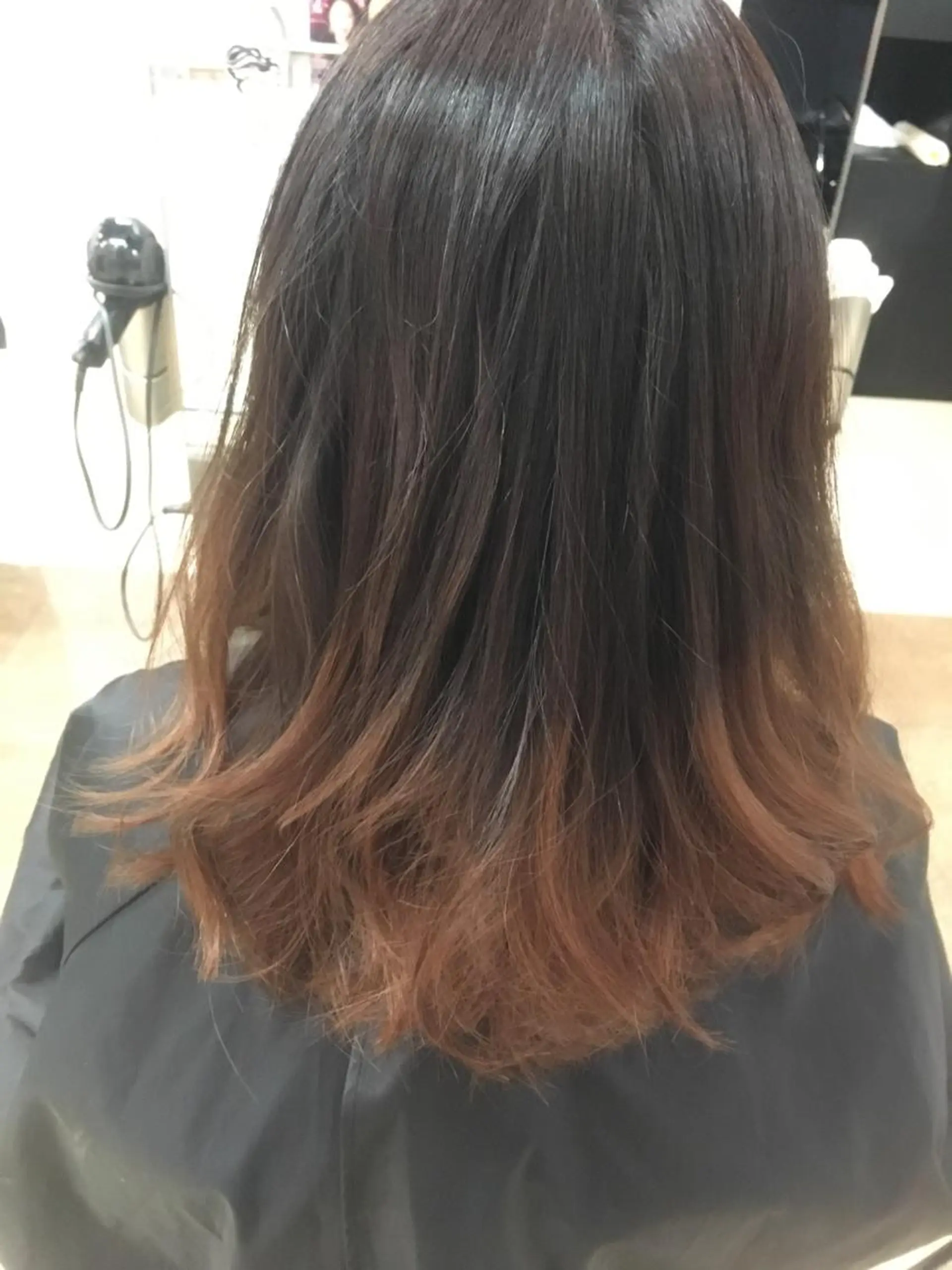 セミロング カラー 斎藤 みくのヘアスタイル