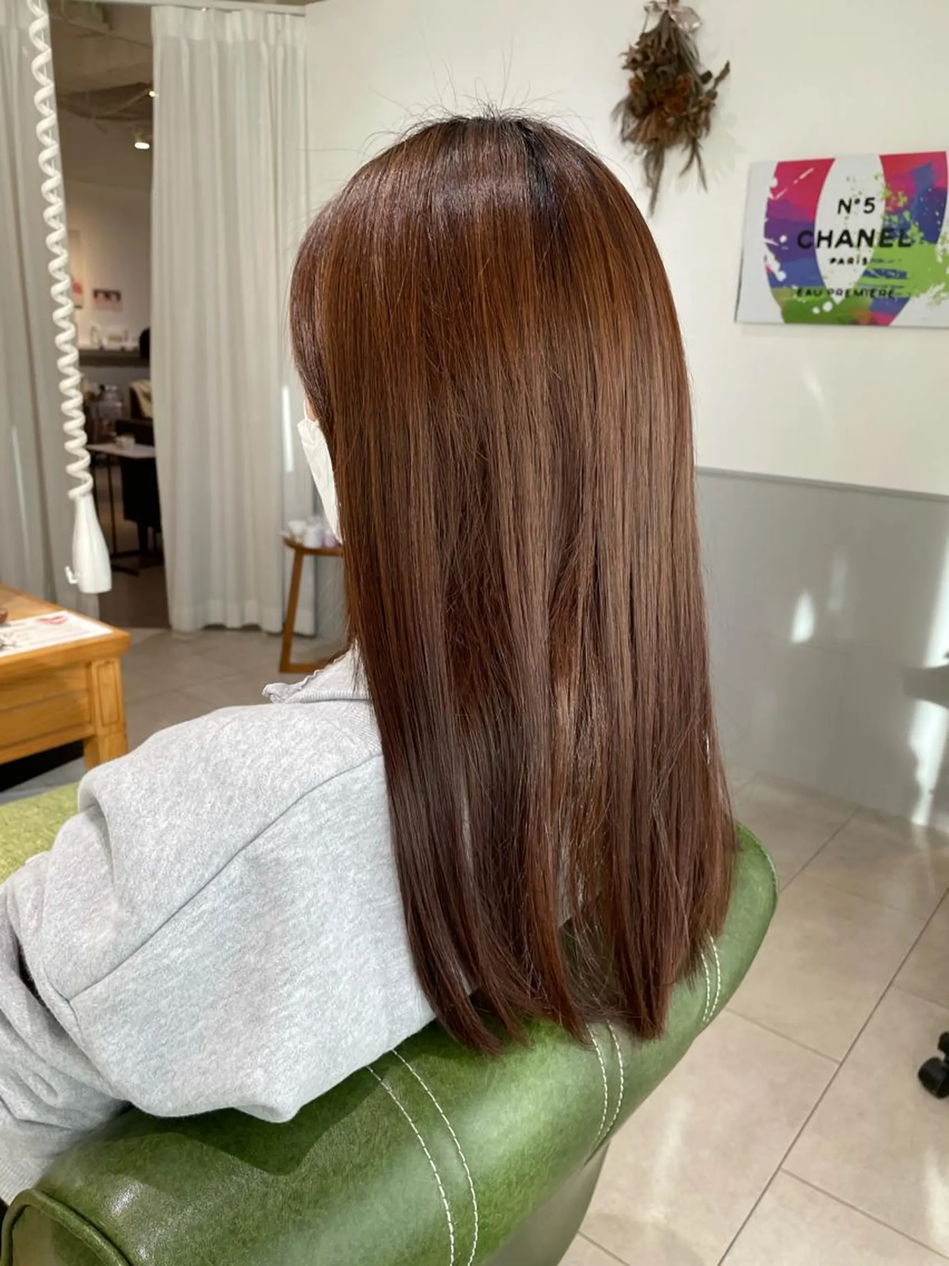 ロング カラー グレージュ ハイライトカラー オリーブグレージュ オリーブグレー ハイライト カット ヘアカラー トリートメント 過去一の柔髪ヘア 🌿einshairのヘアスタイル