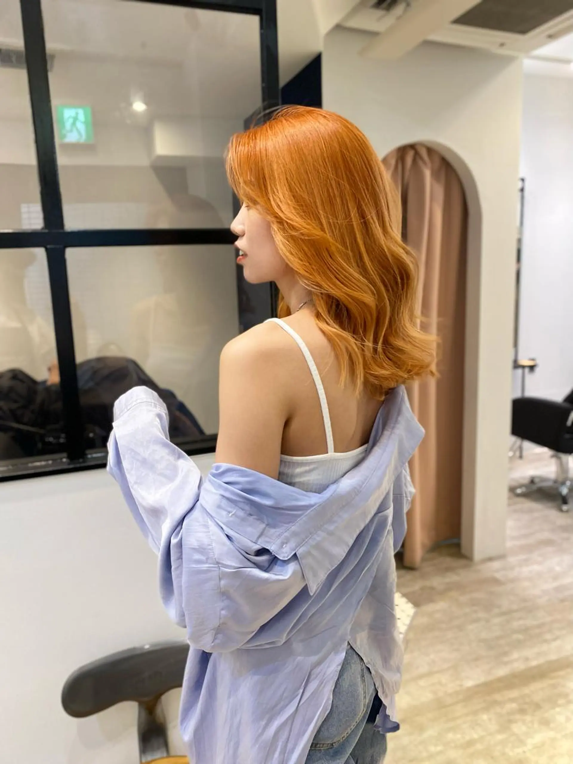 セミロング カラー ヘアアレンジ 結婚式・ブライダル セミロングパーマ アッシュ アッシュブラウン バレイヤージュ カット ヘアカラー トリートメント 韓国風×透明感カラー 髪質改善オタベシンヤのヘアスタイル