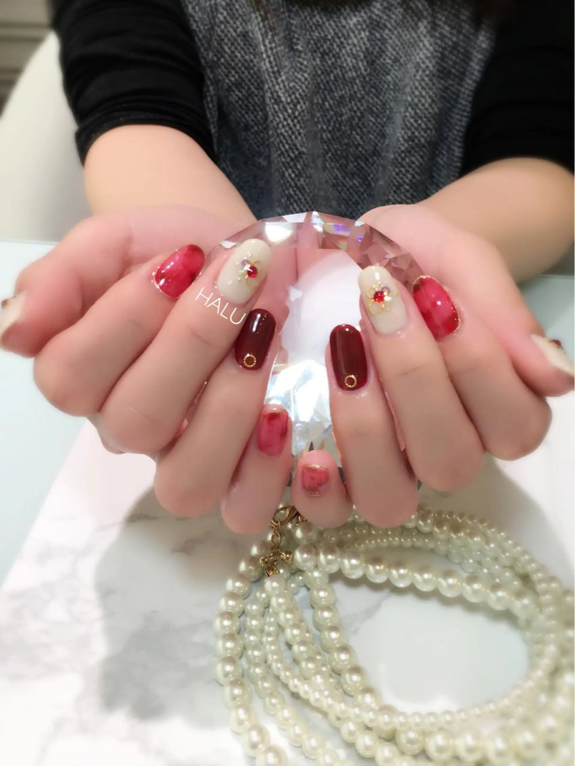 ネイル アートネイル べっ甲ネイル ボルドー 赤色 ストーンネイル HALU ハルのネイルデザイン