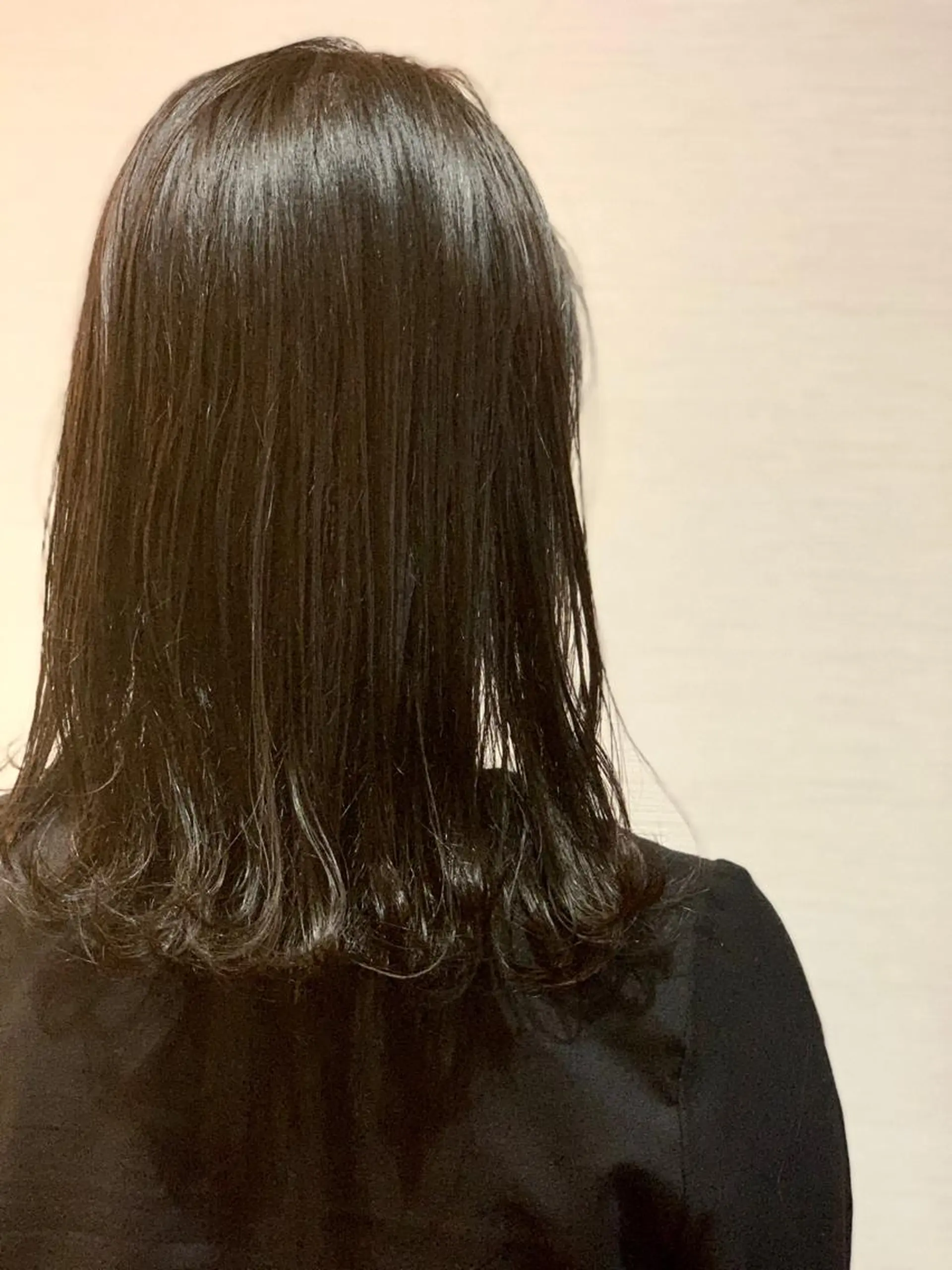 ミディアム カラー 蓮見  友里のヘアスタイル