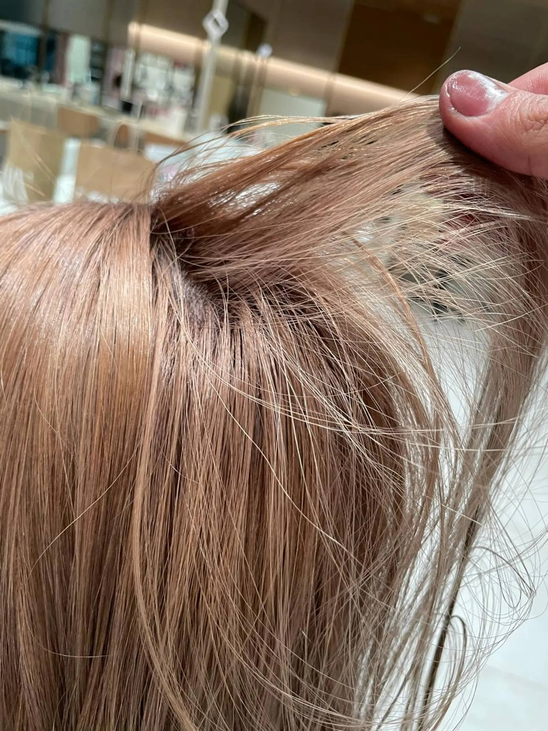 カラー ブリーチ レイヤーカット/透明 感カラー🐬永井瑠栞のヘアスタイル