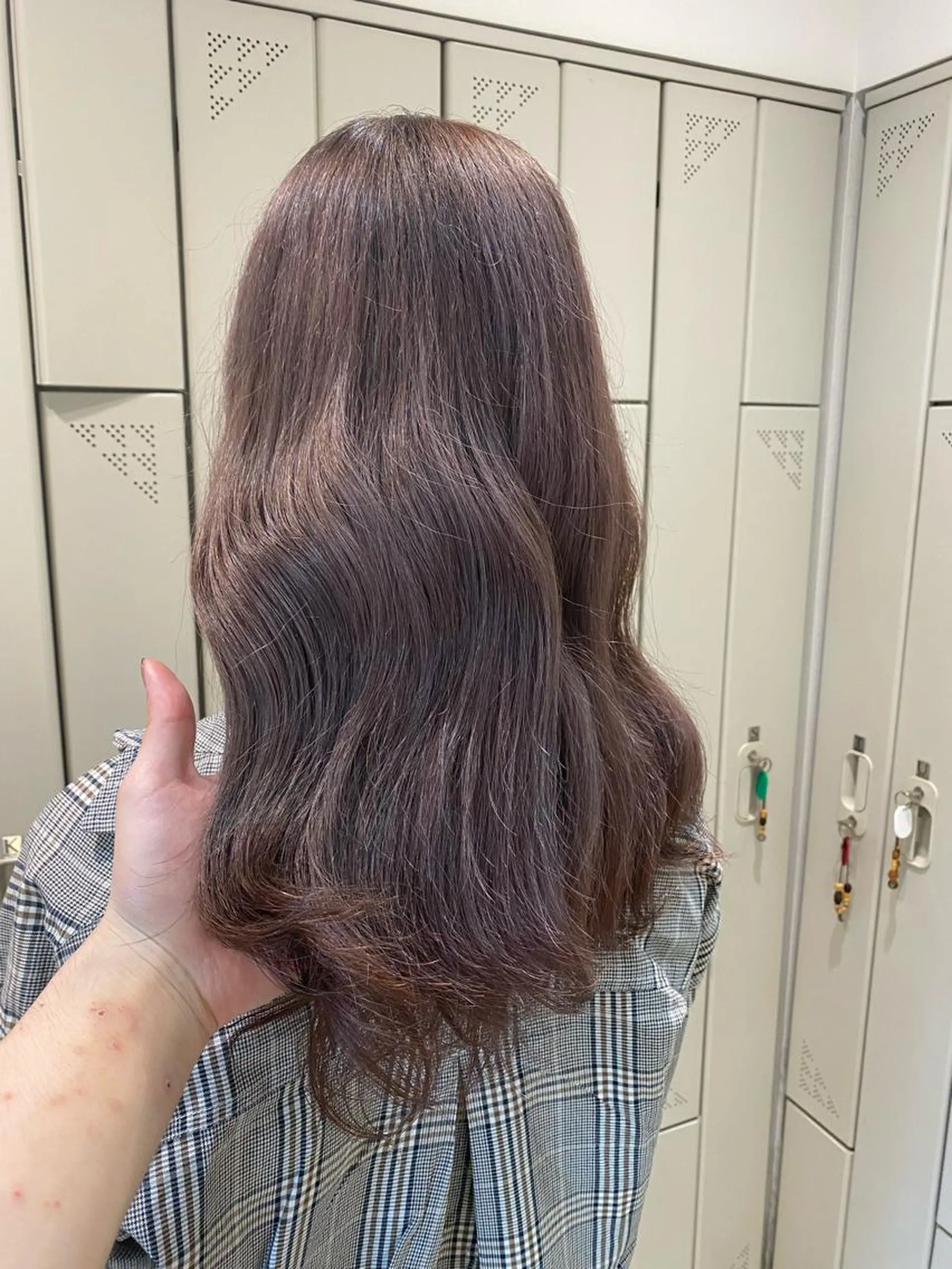 ロング カラー ブリーチ ブラウンカラー ラベンダーカラー ヘアカラー トリートメント 頓所 大昂のヘアスタイル