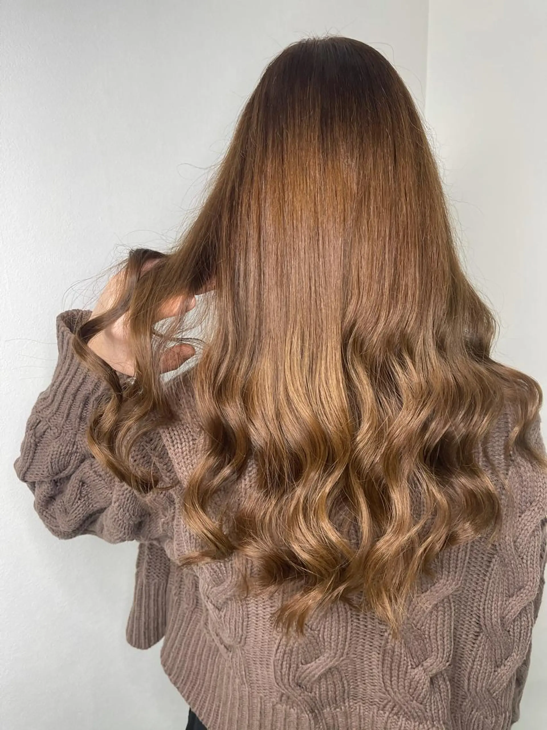 ロング カラー カット ヘアカラー トリートメント emi/髪質改善/ 韓国風/艶カラーのヘアスタイル