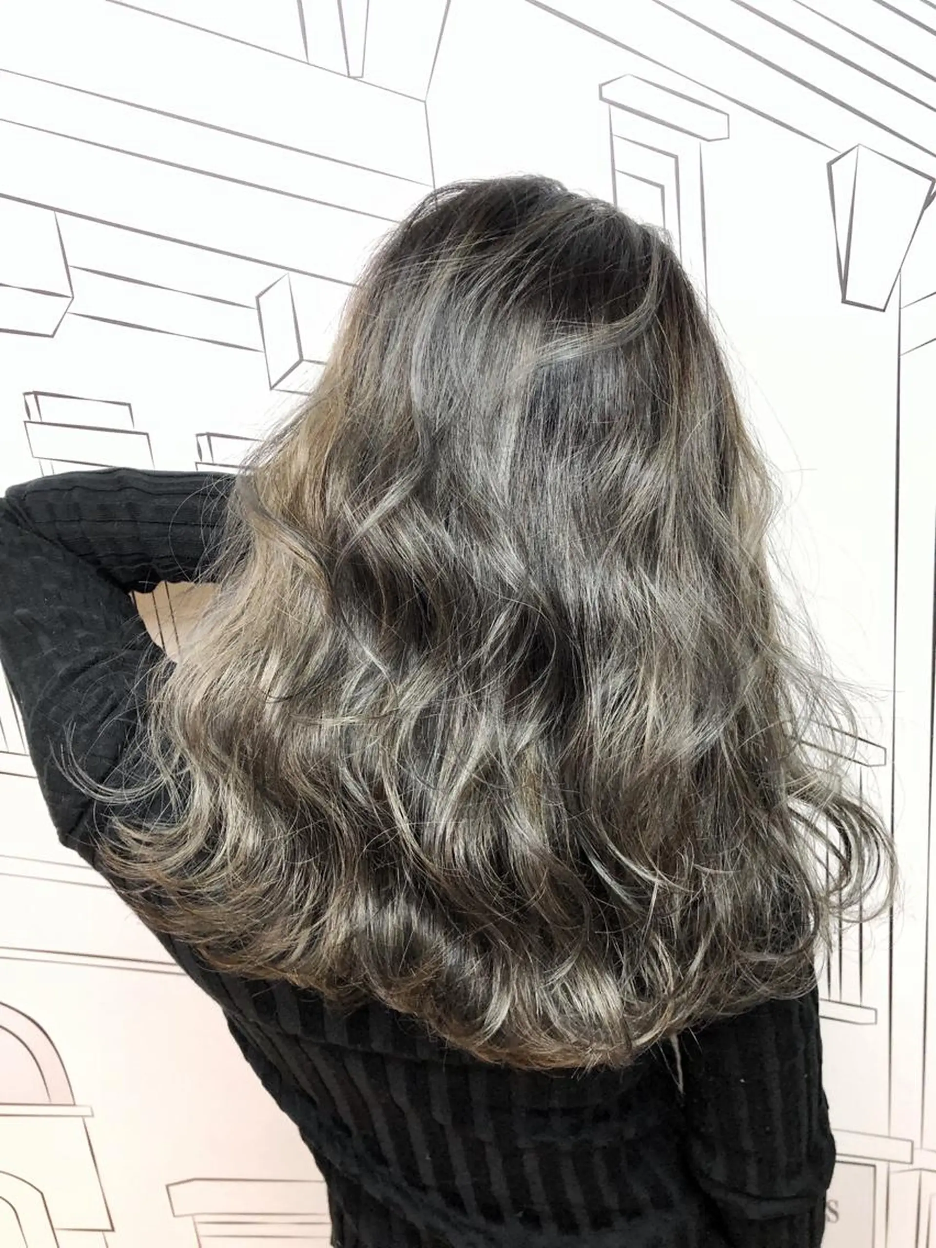 セミロング カラー グラデーションカラー ハイライトカラー 外国人風カラー ハイライト レイヤー⭐️カラー ⭐️平川雅史のヘアスタイル