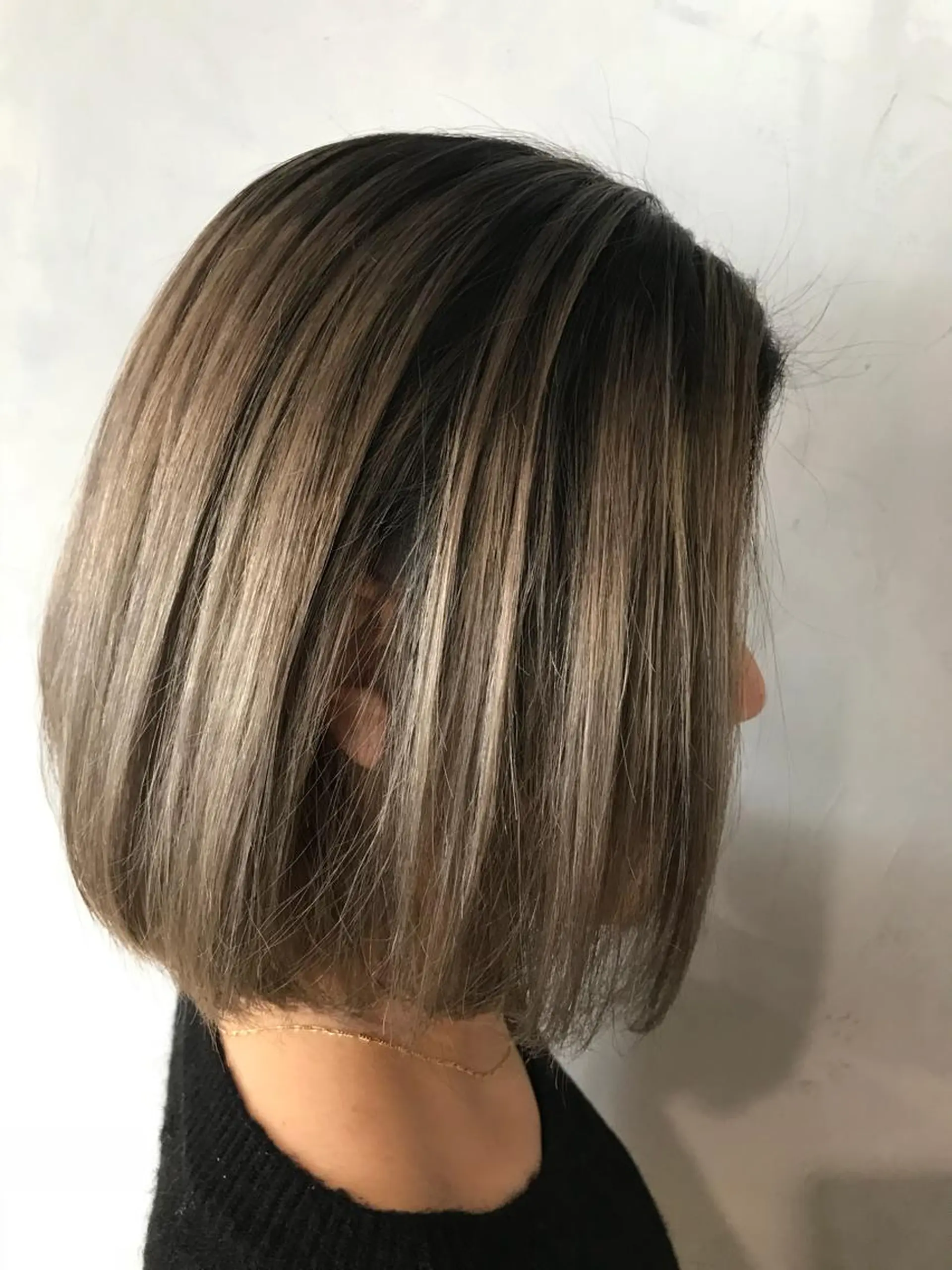 ミディアム レイヤーカット ヘアカラー トリートメント 渋谷ハイトーン/ デザインカラー阿部のヘアスタイル