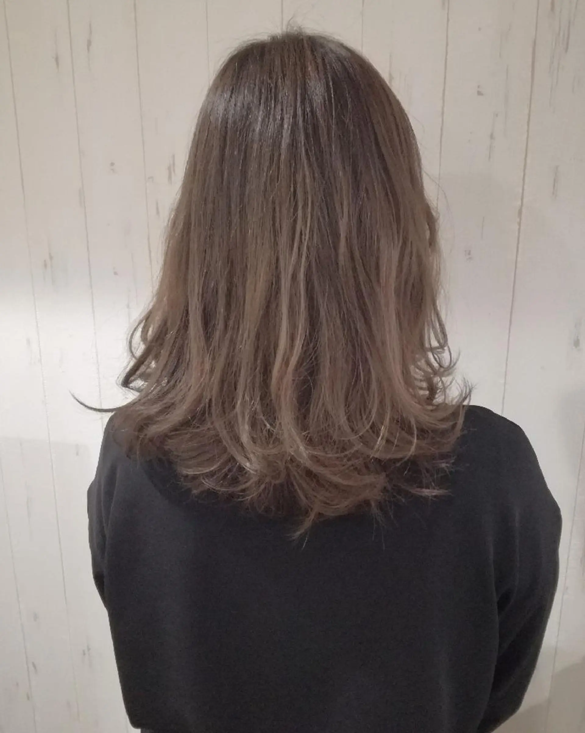 ミディアム カラー ベージュカラー 西川 敏夫のヘアスタイル