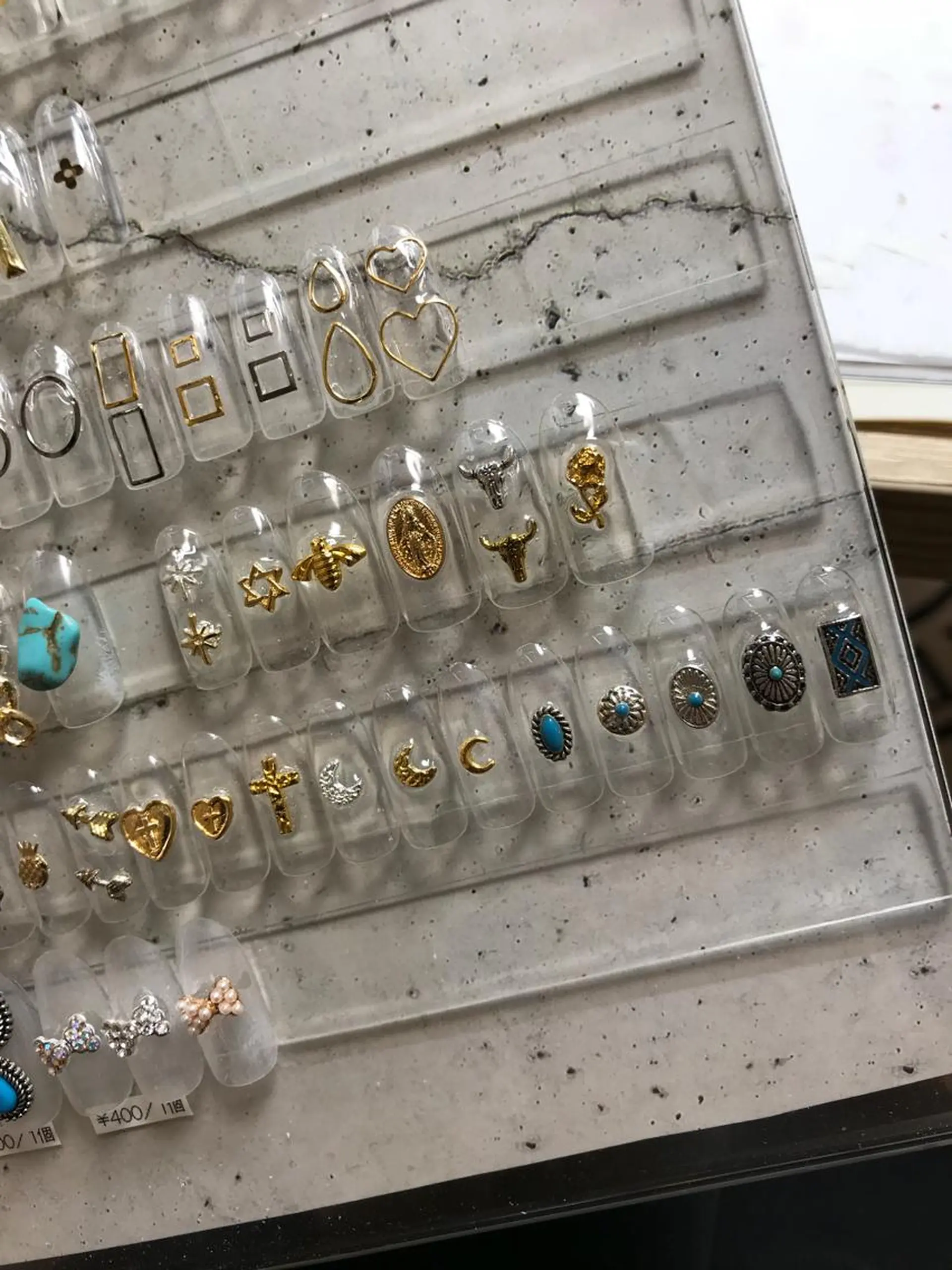 ネイル 'mm所属・'mm  (ミリ) ＭＡＮＡＭＩのネイルデザイン